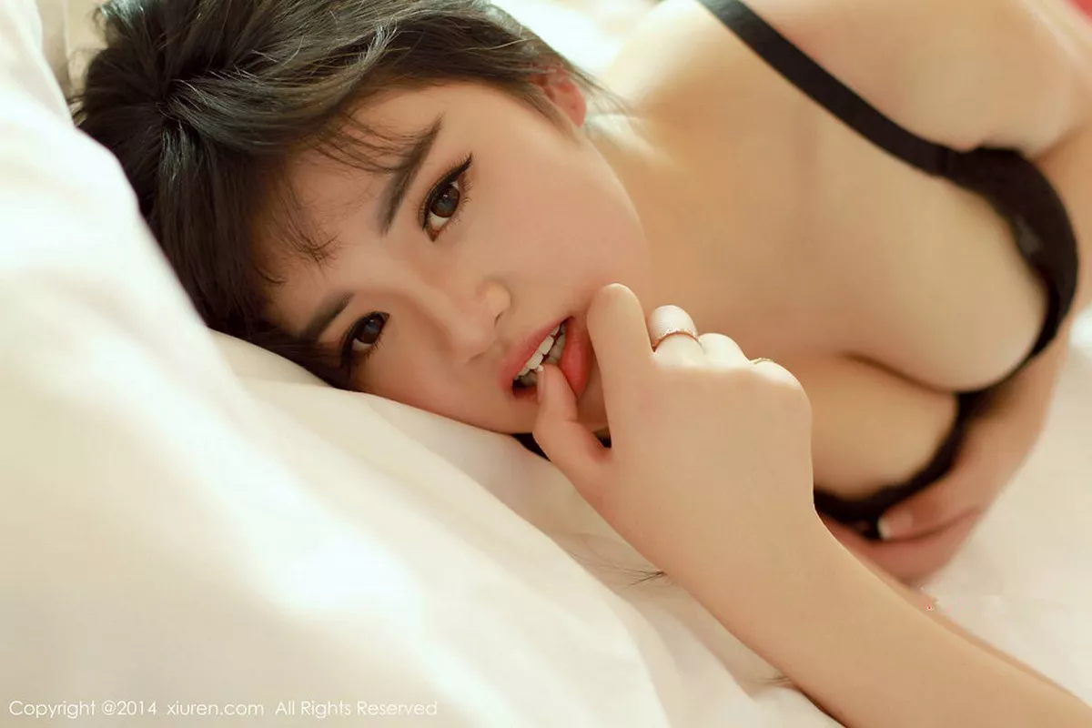 秀人集.com_[XiuRen秀人网]No.261_90后美女模特旭儿F罩杯丰满美胸性感内衣系列写真80P