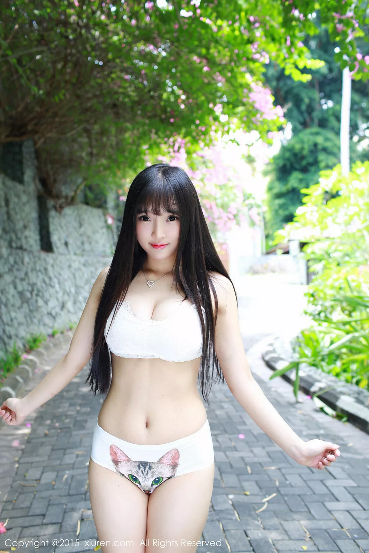 秀人集.com_[XiuRen秀人网]No.409_嫩模夏瑶baby龙目岛旅拍性感内衣系列秀傲人豪乳完美写真55P
