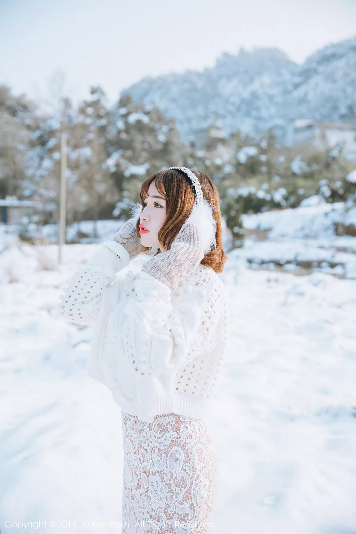 秀人集.com_[XiuRen秀人网]No.484_嫩模徐cake雪地里白色缕空毛衣美丽冻人秀豪乳写真35P