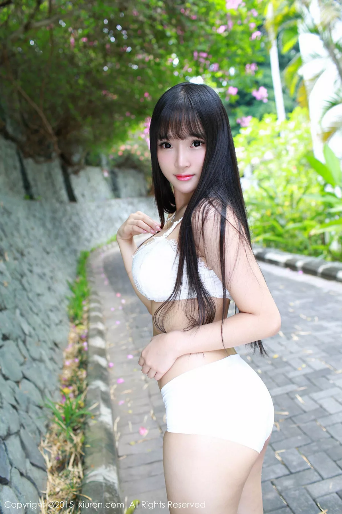 秀人集.com_[XiuRen秀人网]No.409_嫩模夏瑶baby龙目岛旅拍性感内衣系列秀傲人豪乳完美写真55P