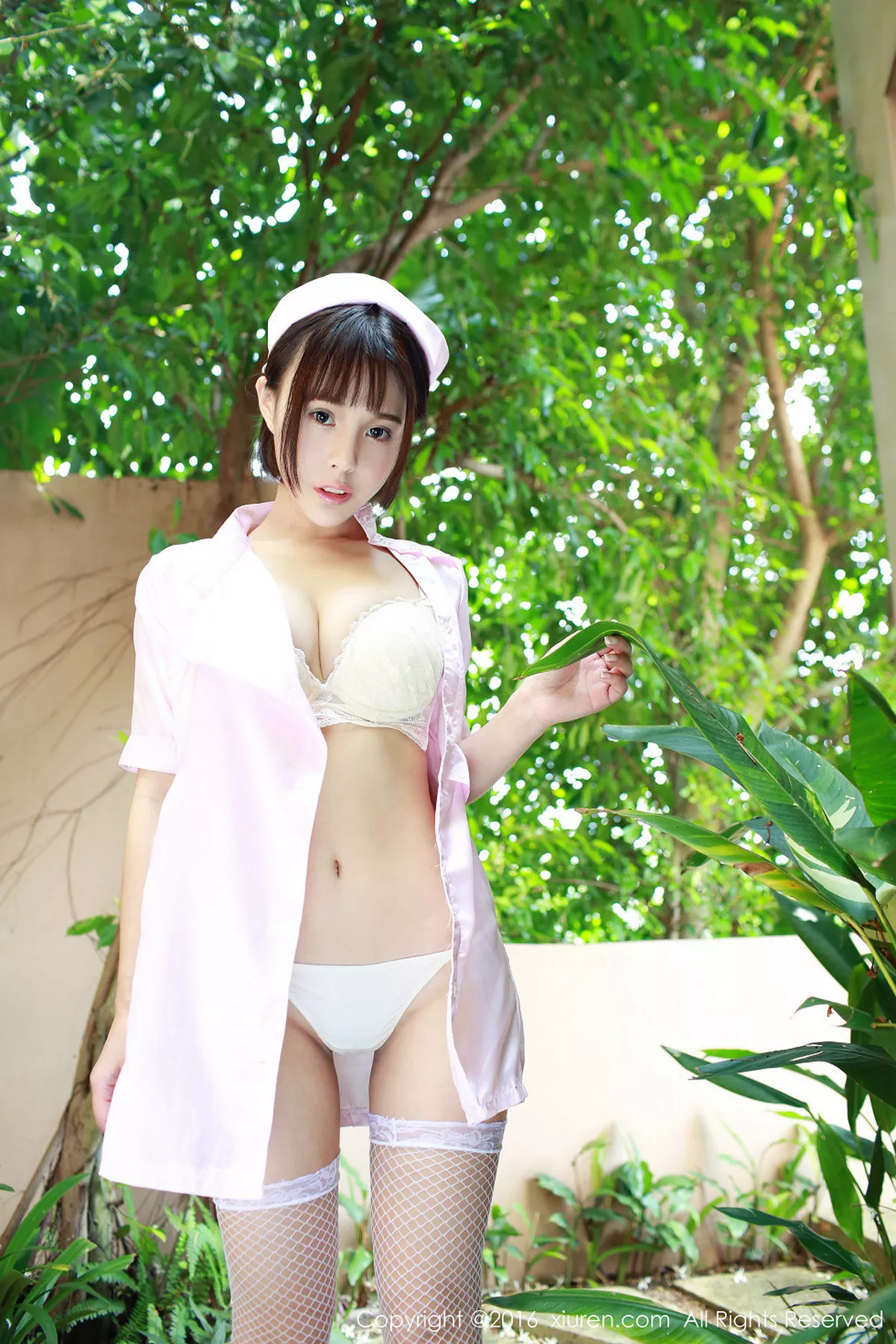 秀人集.com_[XiuRen秀人网]No.474_嫩模Evelyn艾莉苏梅岛旅拍小护士白色网袜制服诱惑写真50P