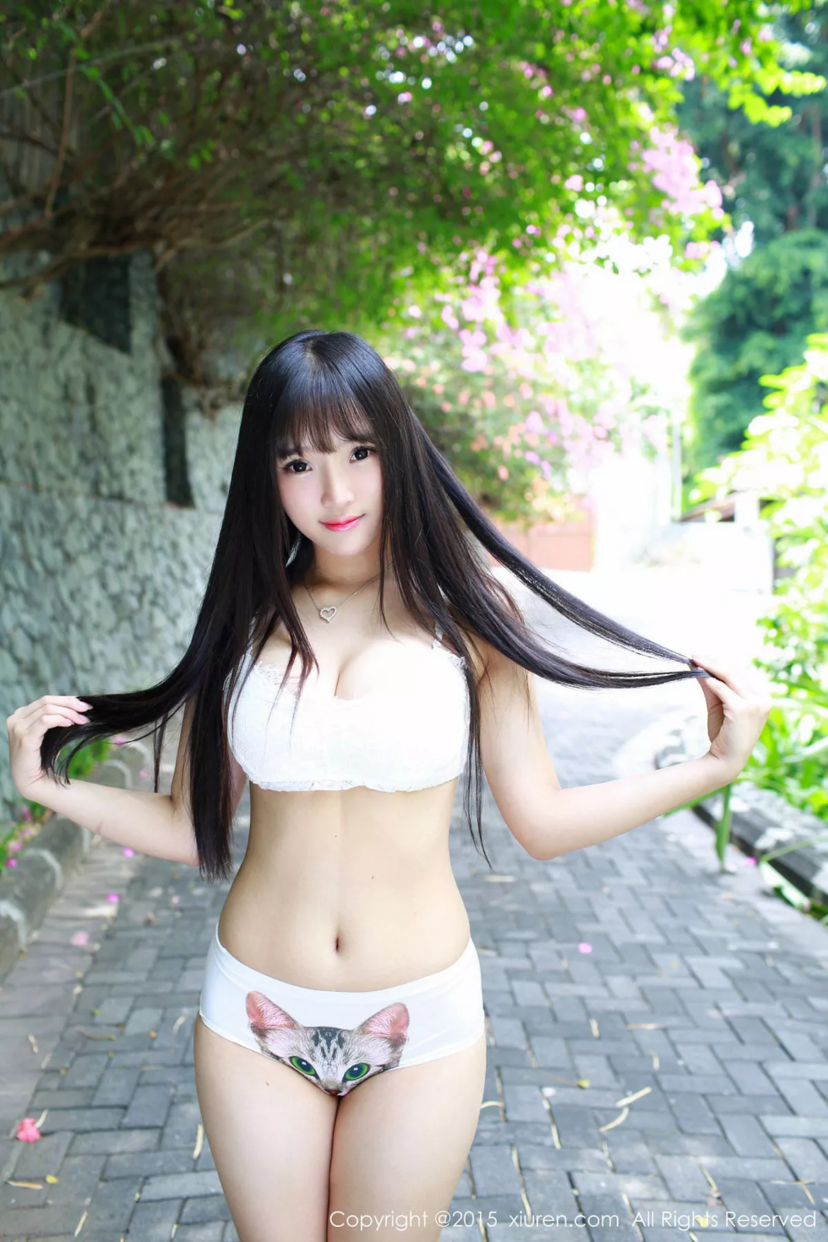 秀人集.com_[XiuRen秀人网]No.409_嫩模夏瑶baby龙目岛旅拍性感内衣系列秀傲人豪乳完美写真55P