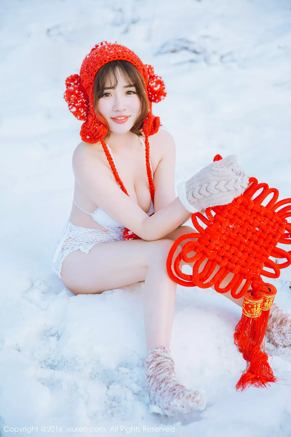 秀人集.com_[XiuRen秀人网]No.484_嫩模徐cake雪地里白色缕空毛衣美丽冻人秀豪乳写真35P