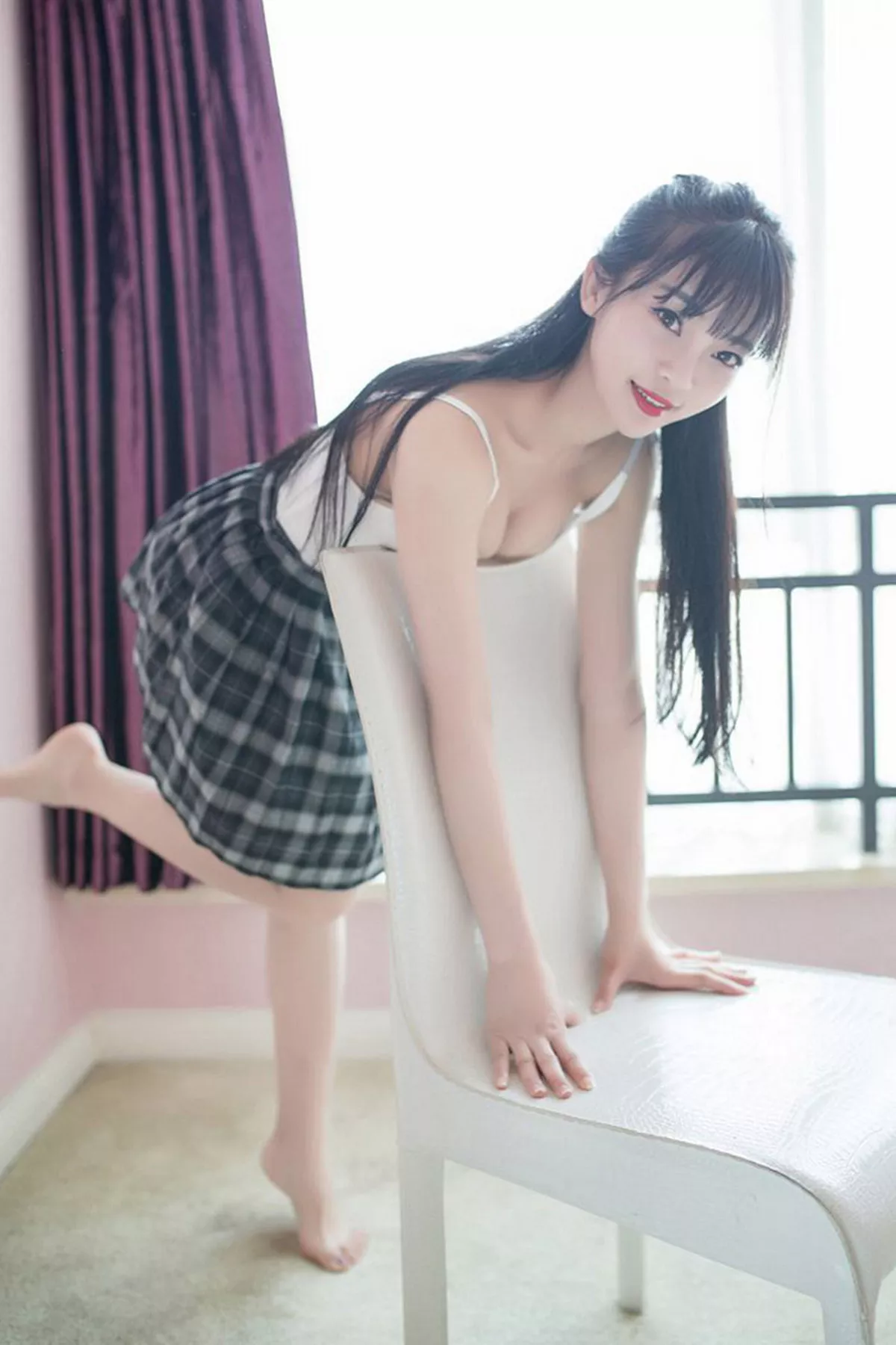 秀人集.com_[XiuRen秀人网]No.593_性感小萝莉Mio莉莉丝粉红吊带背心秀美胸迷人写真52P