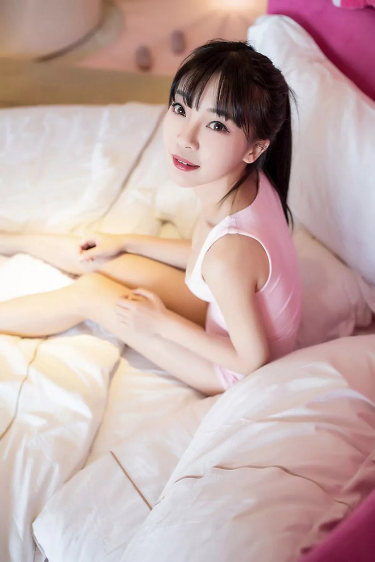 秀人集.com_[XiuRen秀人网]No.593_性感小萝莉Mio莉莉丝粉红吊带背心秀美胸迷人写真52P