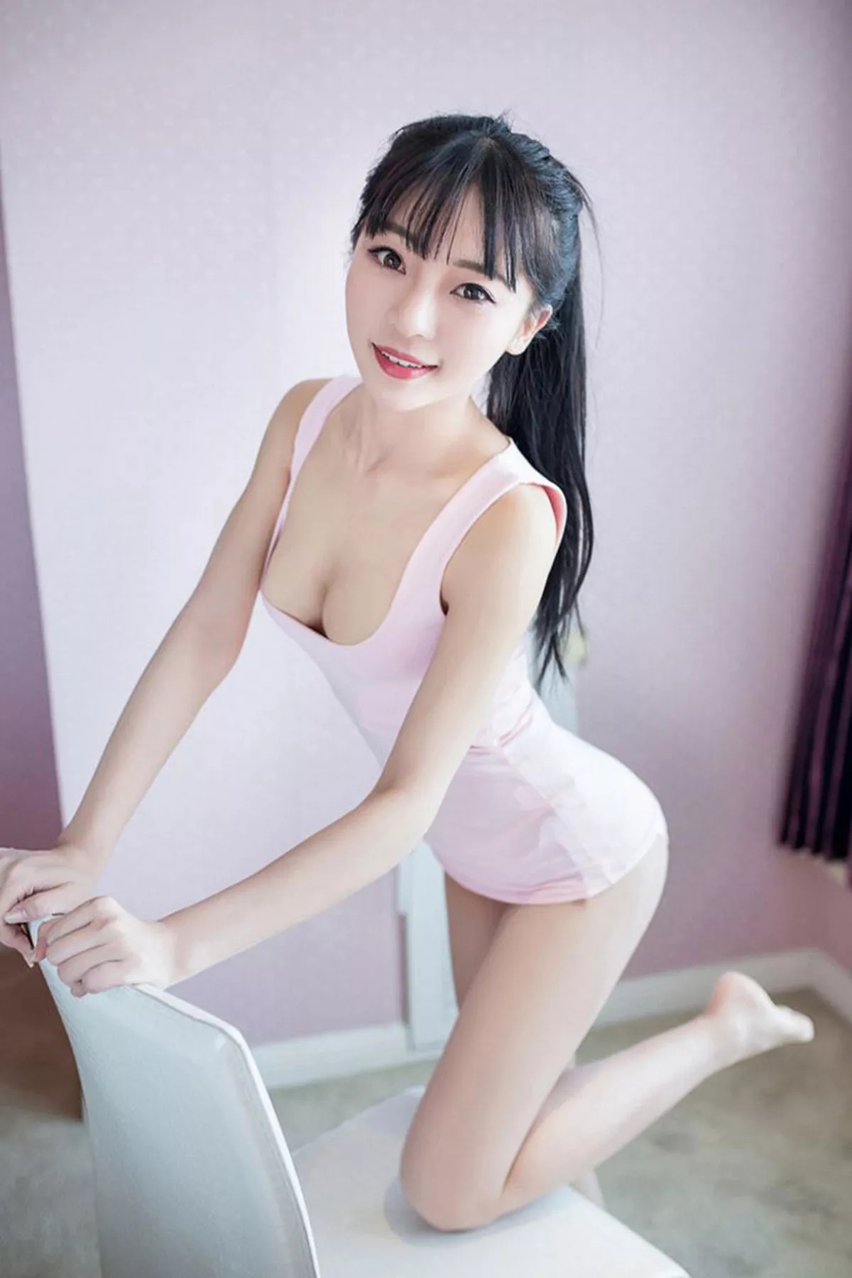 秀人集.com_[XiuRen秀人网]No.593_性感小萝莉Mio莉莉丝粉红吊带背心秀美胸迷人写真52P