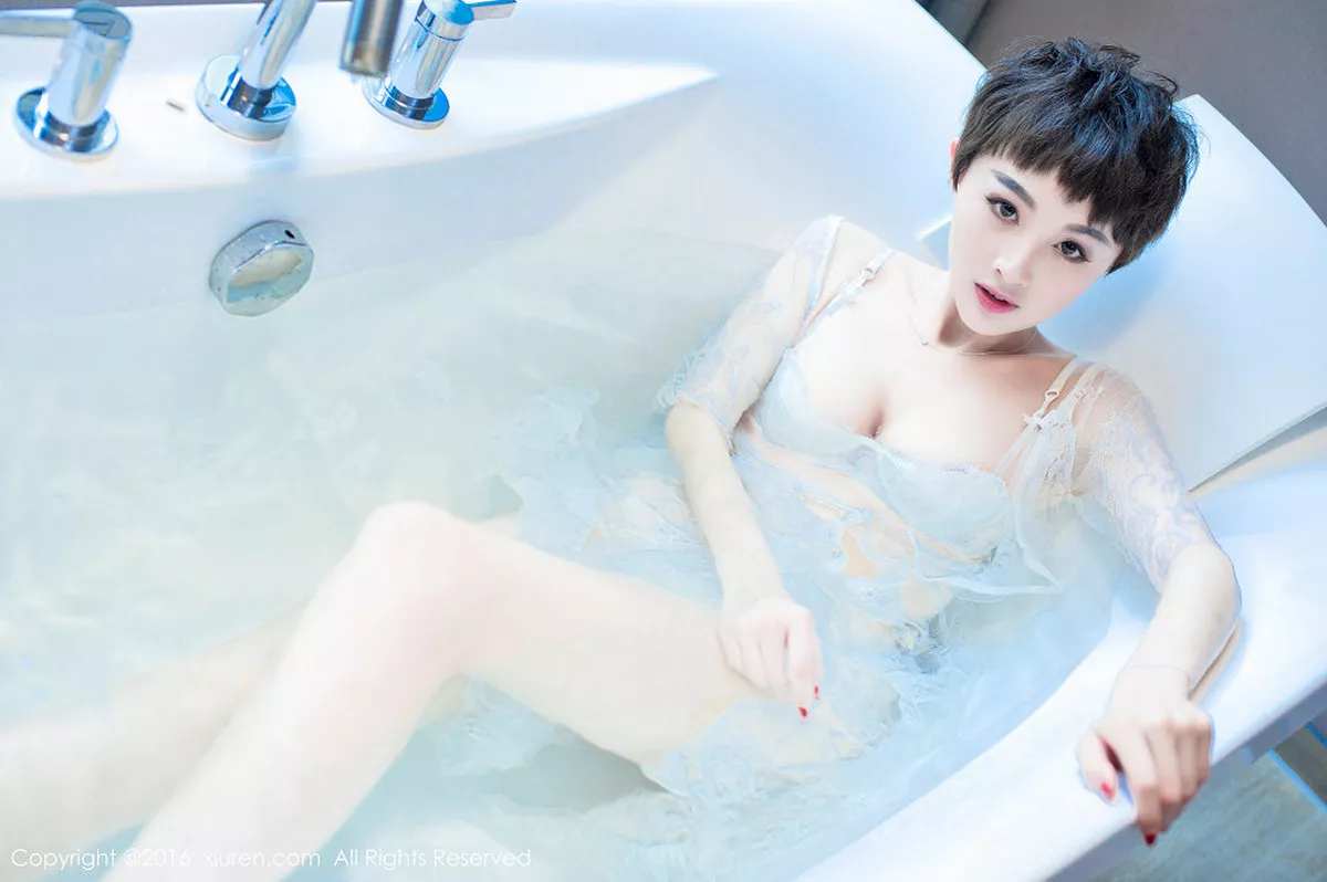 秀人集.com_[XiuRen秀人网]No.600_美女空姐baby_kiki浴缸里透视薄纱性感内衣秀豪乳清新迷人写真76P