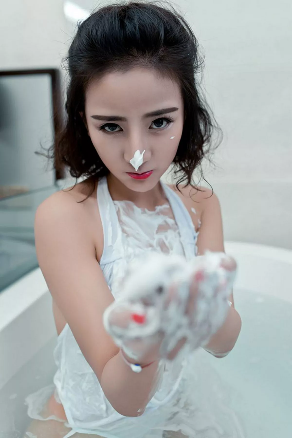 秀人集.com_[XiuRen秀人网]No.590_娇媚女人梅哥白色高叉连体内衣浴缸里奶油摸身湿身诱惑写真51P