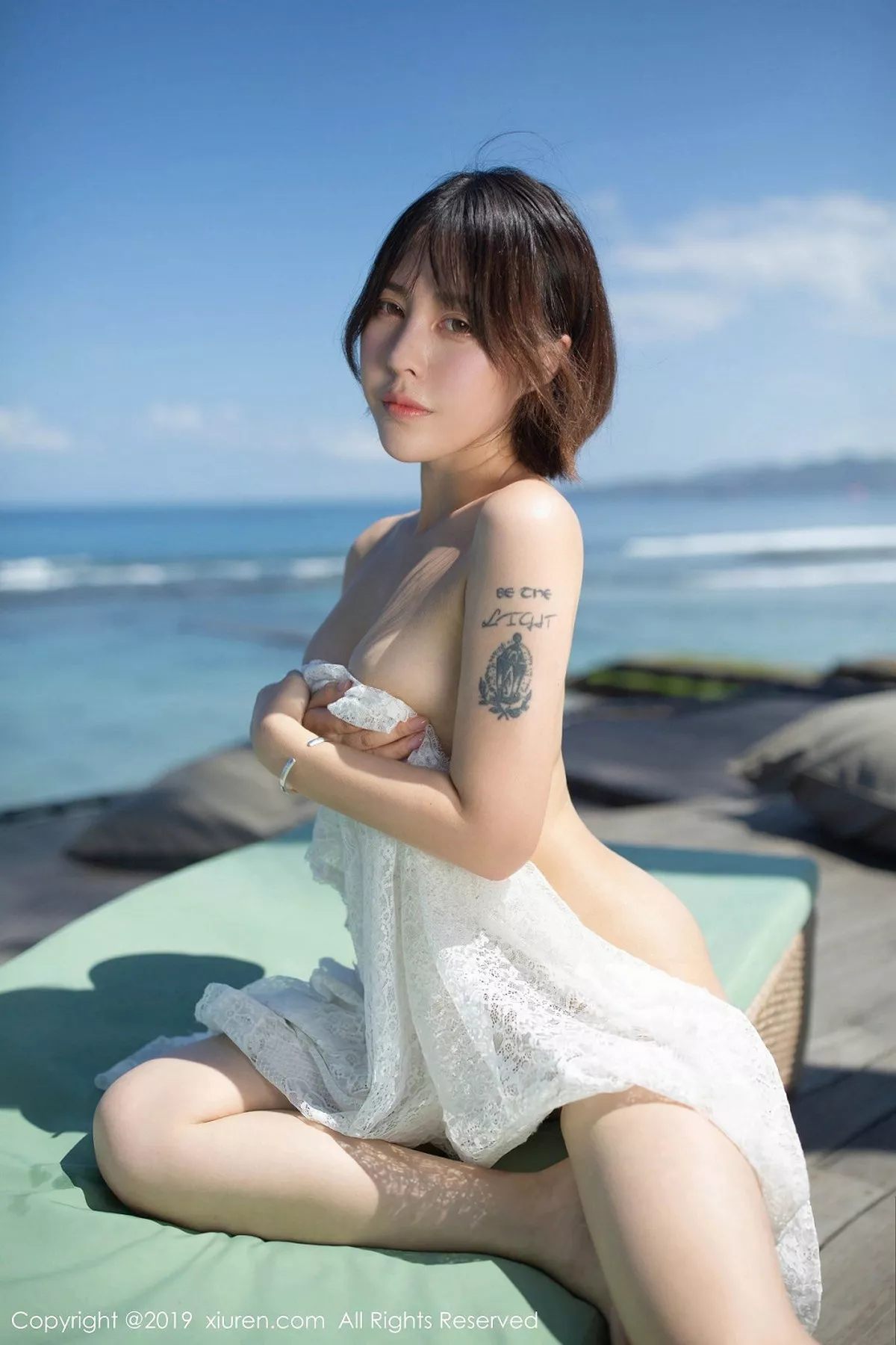 秀人集.com_[XiuRen秀人网]No.1612_女神Evelyn艾莉巴厘岛旅拍性感激凸内衣+真空婚纱诱惑写真90P