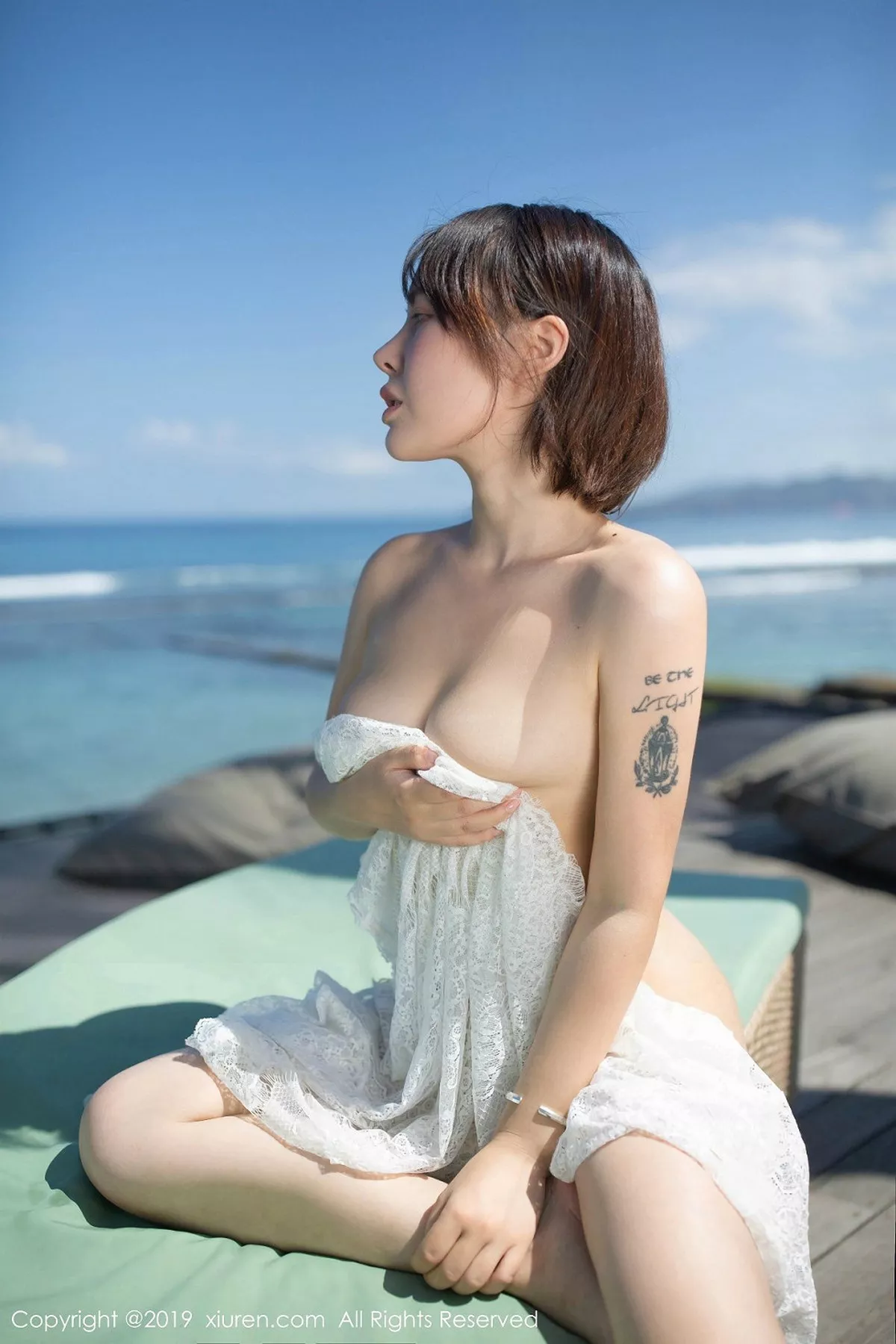 秀人集.com_[XiuRen秀人网]No.1612_女神Evelyn艾莉巴厘岛旅拍性感激凸内衣+真空婚纱诱惑写真90P
