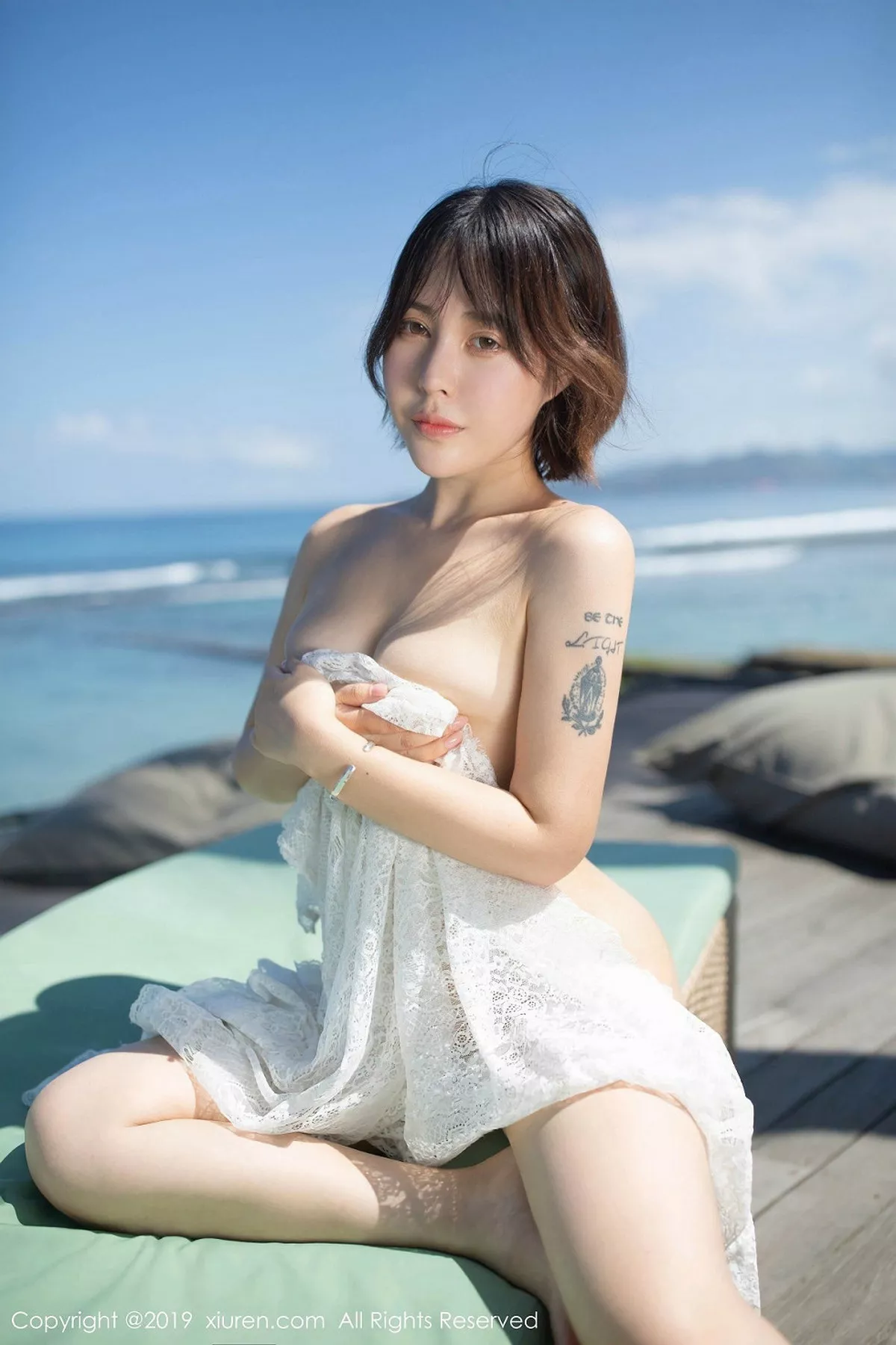 秀人集.com_[XiuRen秀人网]No.1612_女神Evelyn艾莉巴厘岛旅拍性感激凸内衣+真空婚纱诱惑写真90P