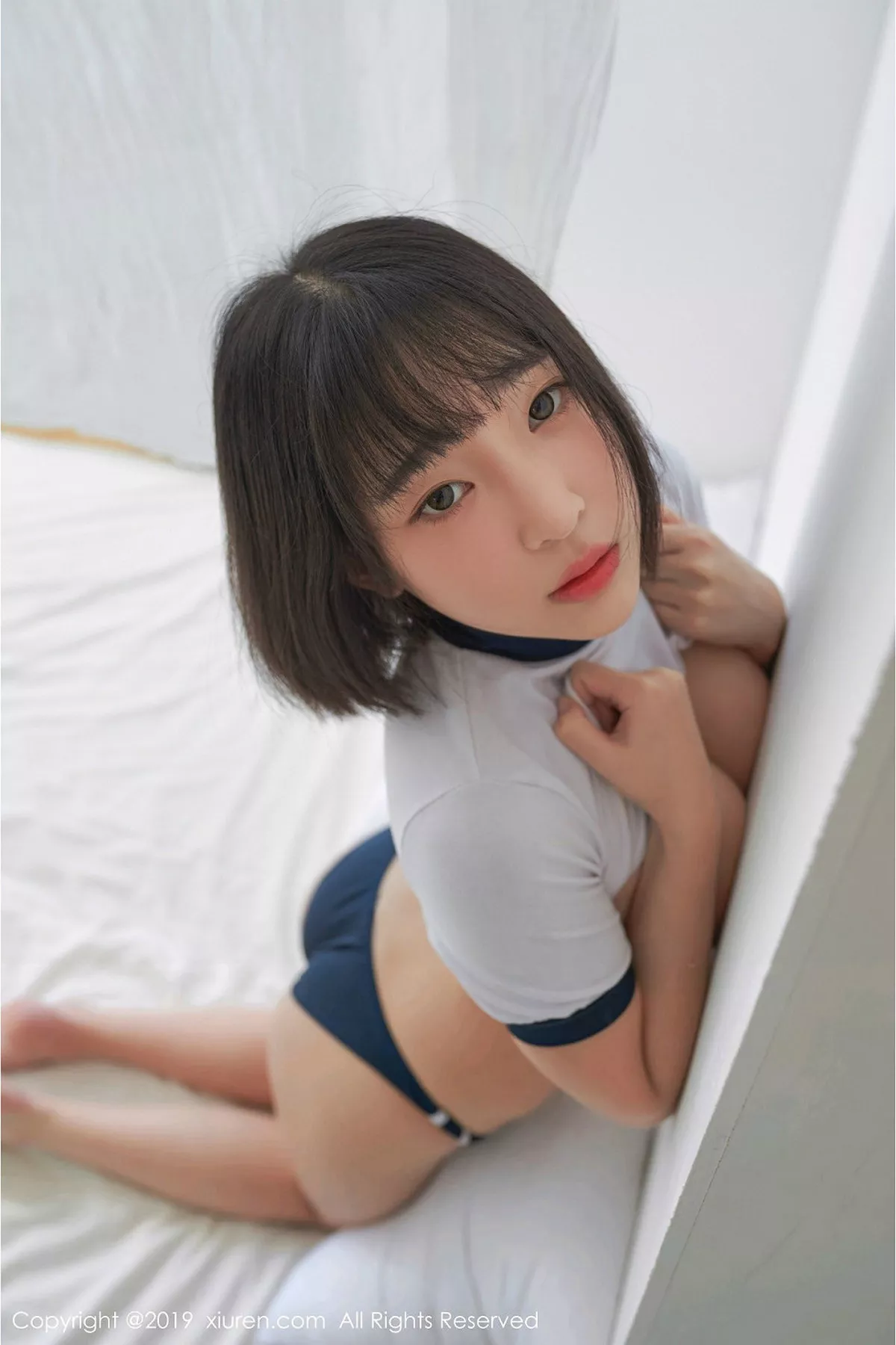 秀人集.com_[XiuRen秀人网]No.1611_美女模特_卿卿韩国旅拍海边沙滩性感比基尼秀完美身材写真53P