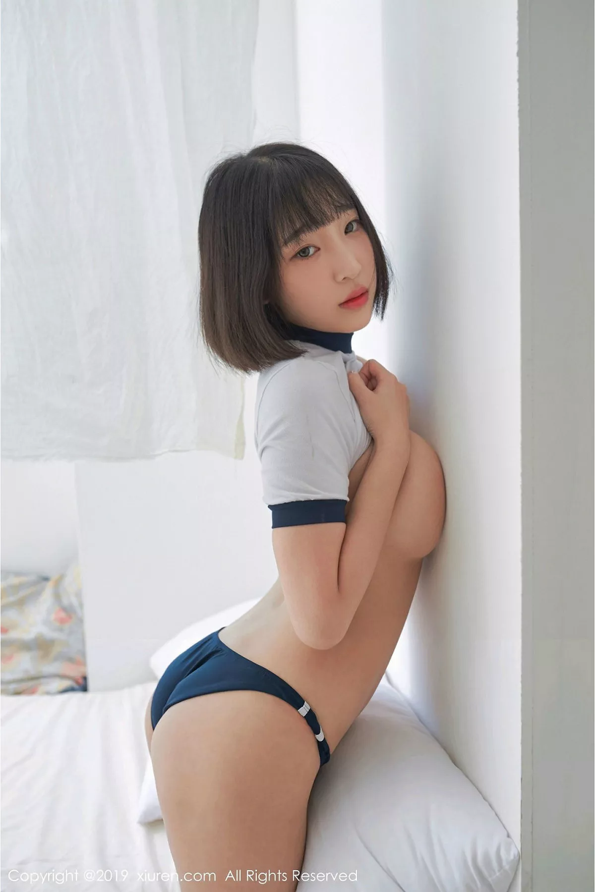 秀人集.com_[XiuRen秀人网]No.1611_美女模特_卿卿韩国旅拍海边沙滩性感比基尼秀完美身材写真53P