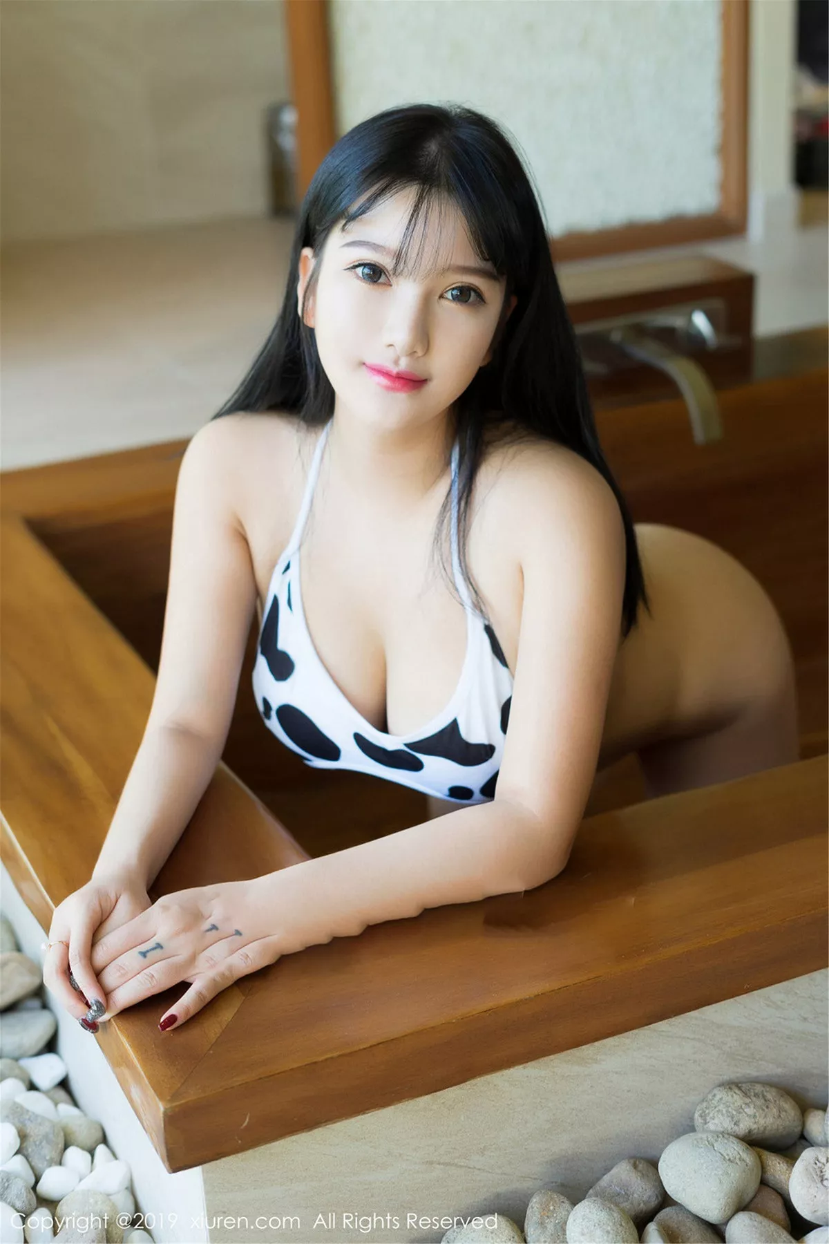 秀人集.com_[XiuRen秀人网]No.1603_嫩模小尤奈富国岛旅拍私房奶牛内衣半脱露傲人豪乳极致诱惑写真50P