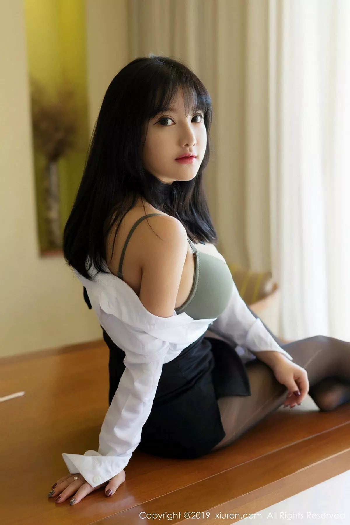 秀人集.com_[XiuRen秀人网]No.1653_巨乳嫩模小尤奈富国岛旅拍黑短裙配无内黑丝裤袜极致诱惑写真53P