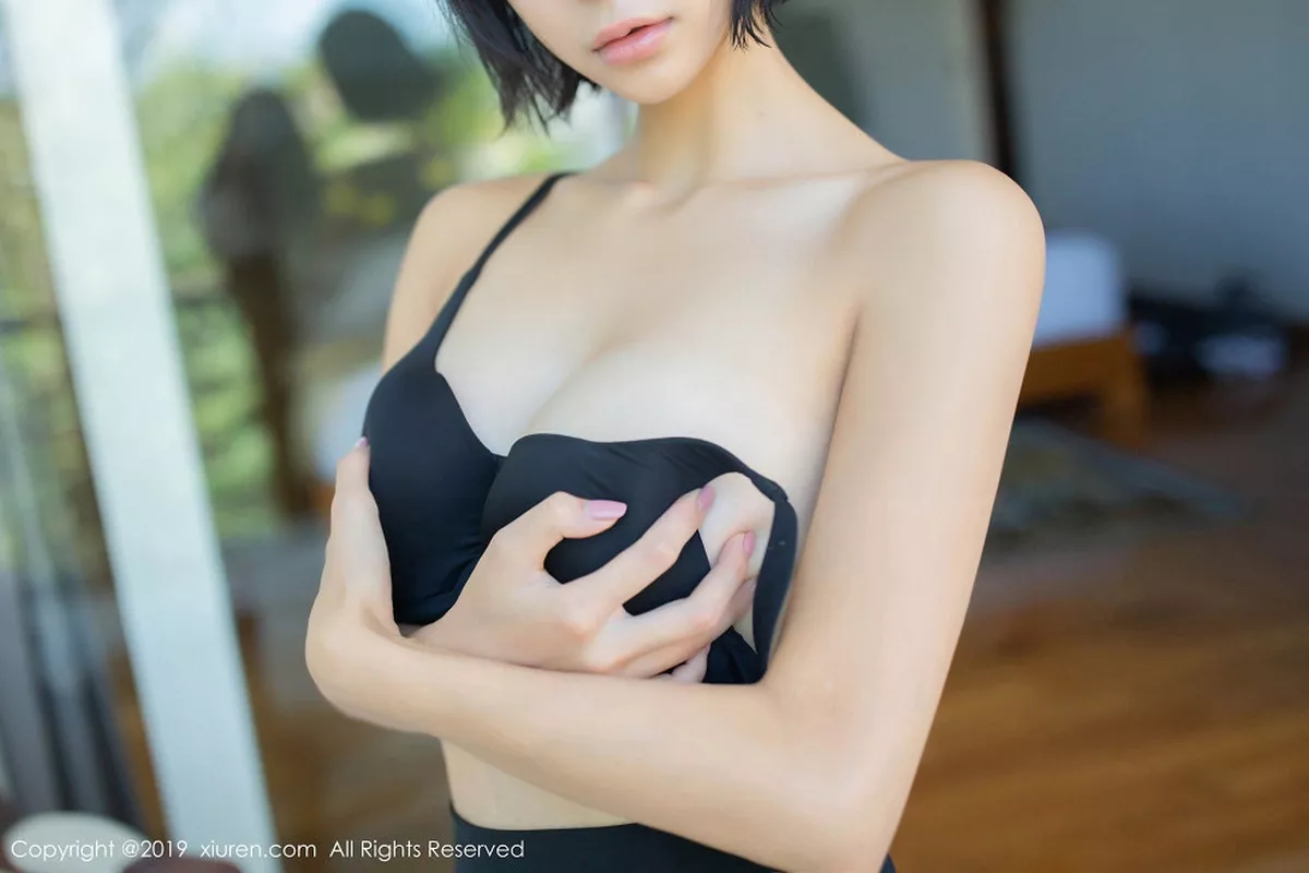 秀人集.com_[XiuRen秀人网]No.1649_嫩模蓝夏Akasha巴厘岛旅拍白衬衫黑丝袜秘书私房诱惑写真47P