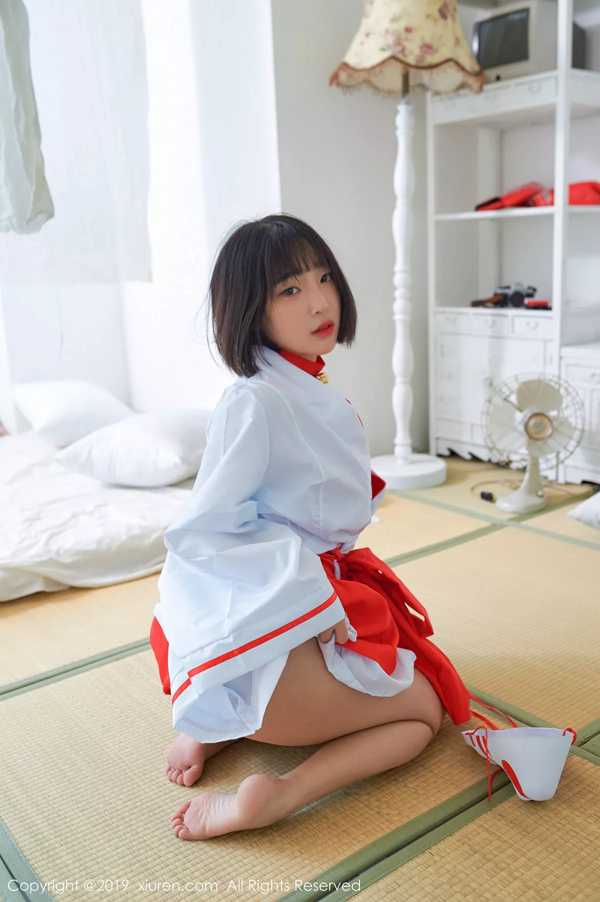 秀人集.com_[XiuRen秀人网]No.1702_模特_卿卿韩国旅拍私房面具魅惑半露豪乳+户外比基尼性感写真68P
