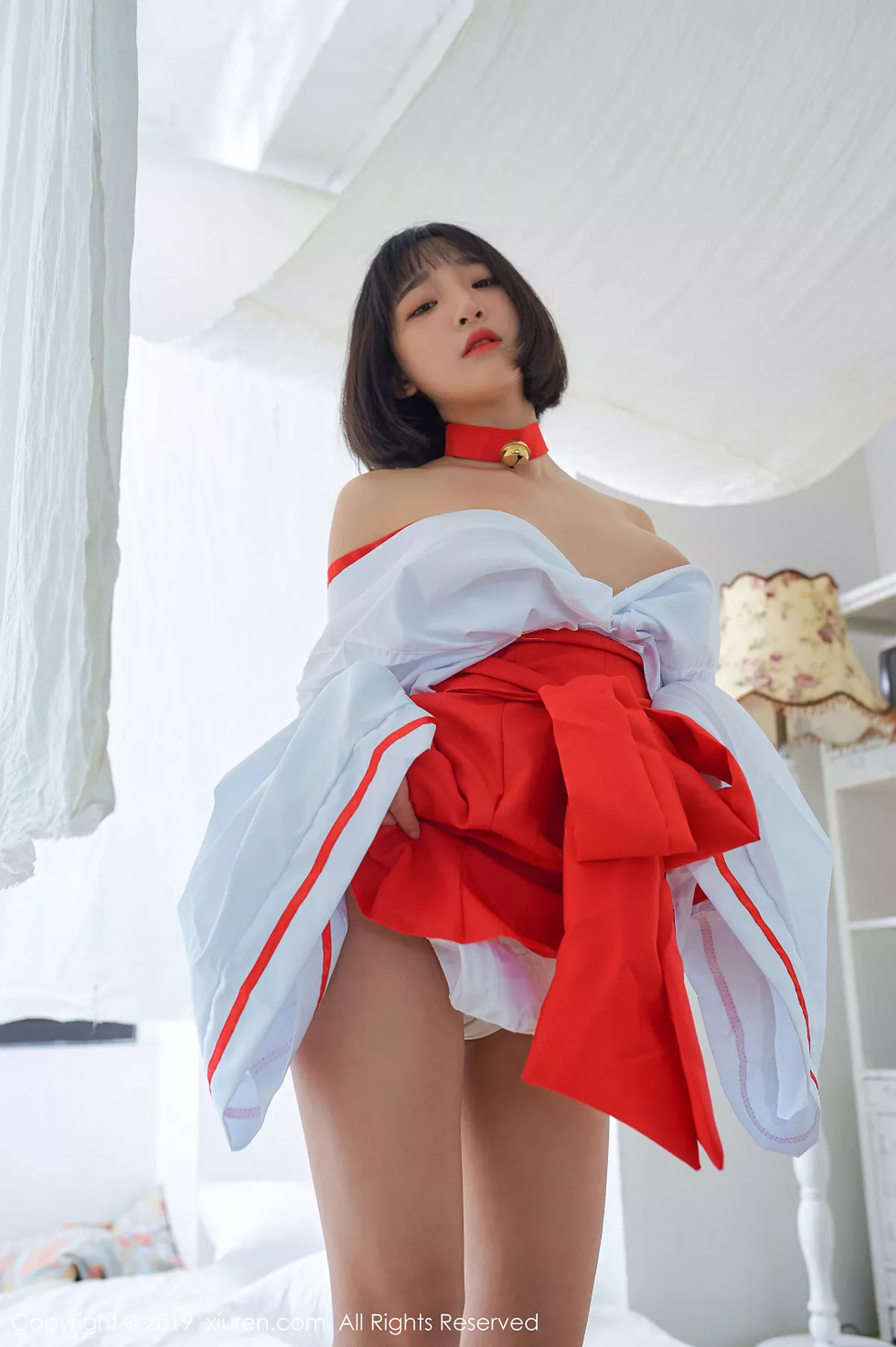 秀人集.com_[XiuRen秀人网]No.1702_模特_卿卿韩国旅拍私房面具魅惑半露豪乳+户外比基尼性感写真68P