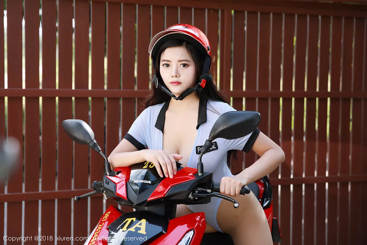 秀人集.com_[XiuRen秀人网]No.1293_女神Mieko林美惠子性感机车女郎外拍大尺度全裸诱惑写真31P