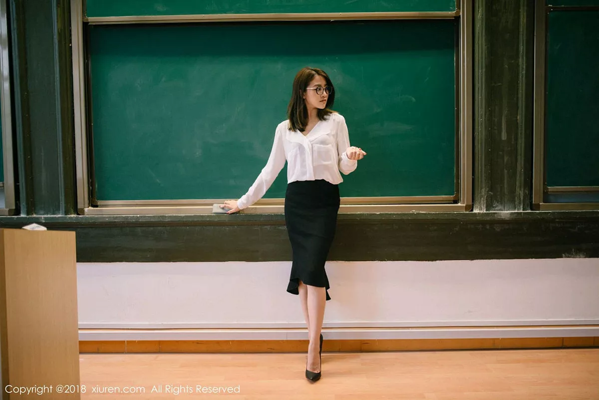 秀人集.com_[XiuRen秀人网]No.1267_女神许诺Sabrina性感教师制服白衬衣配黑短裙秀美腿写真44P