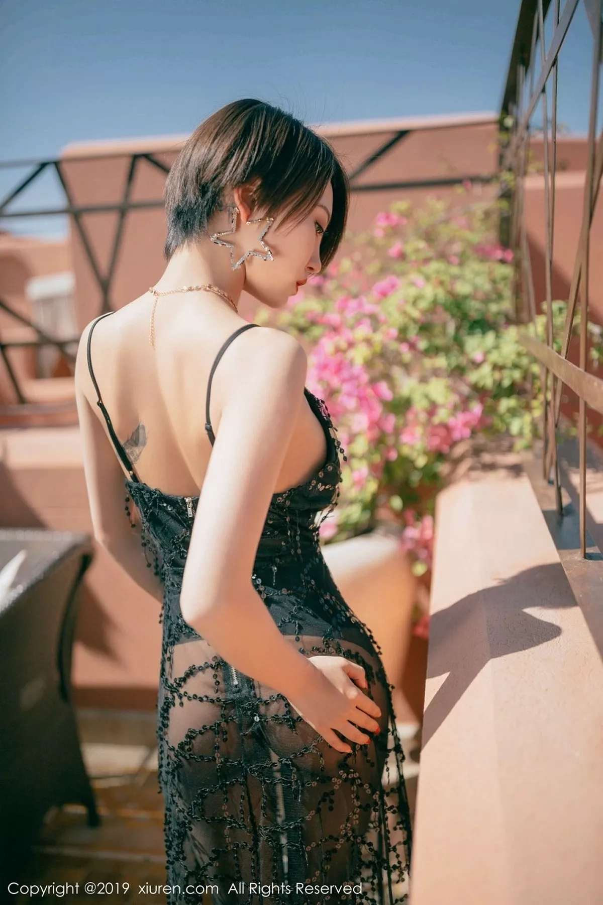 秀人集.com_[XiuRen秀人网]No.1393_女神冯木木LRIS心愿旅拍内衣配无内黑丝裤袜火辣诱惑写真57P