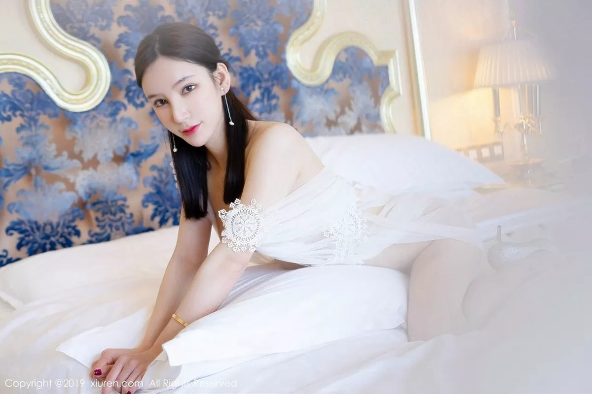 秀人集.com_[XiuRen秀人网]No.1394_女神周于希Sandy私房白色情趣薄纱透视秀完美身材诱惑写真44P