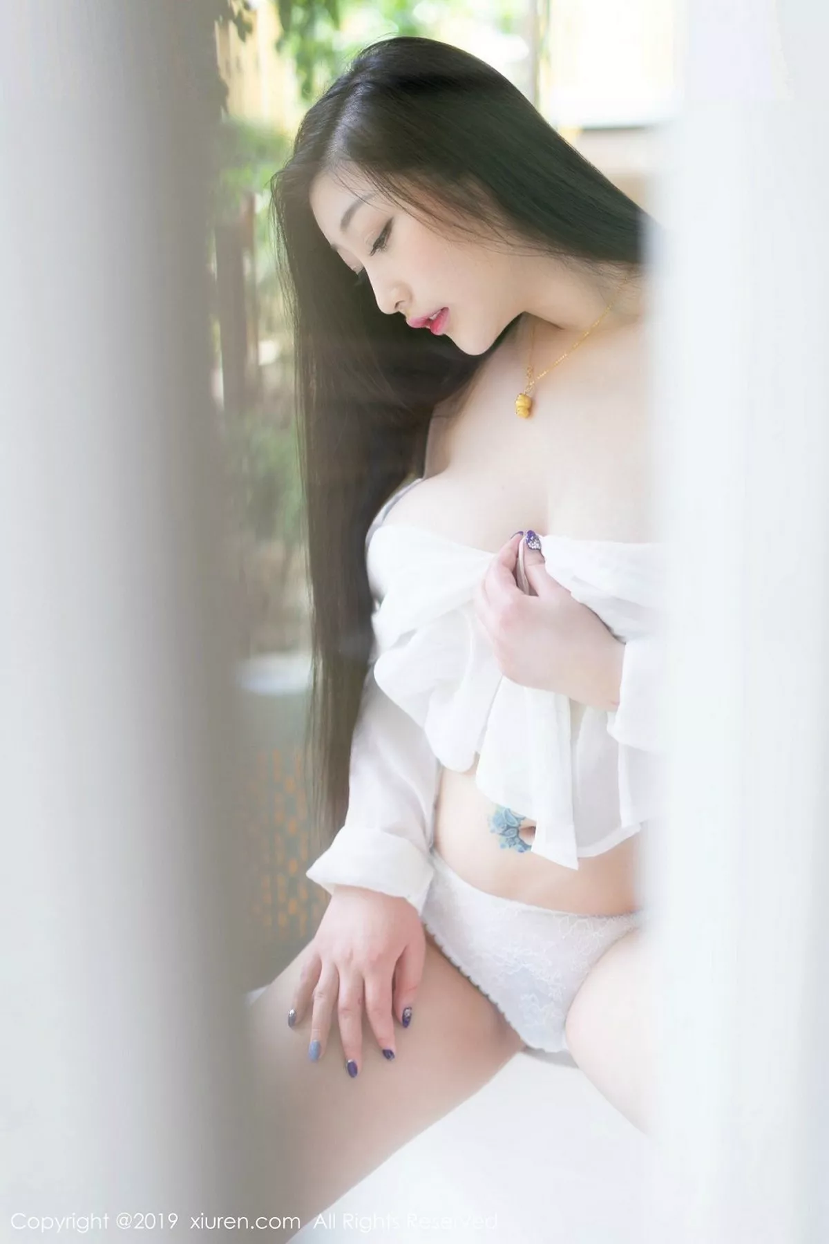 秀人集.com_[XiuRen秀人网]No.1385_女神妲己_Toxic越南旅拍真空白衬衣秀丰乳肥臀诱惑写真49P