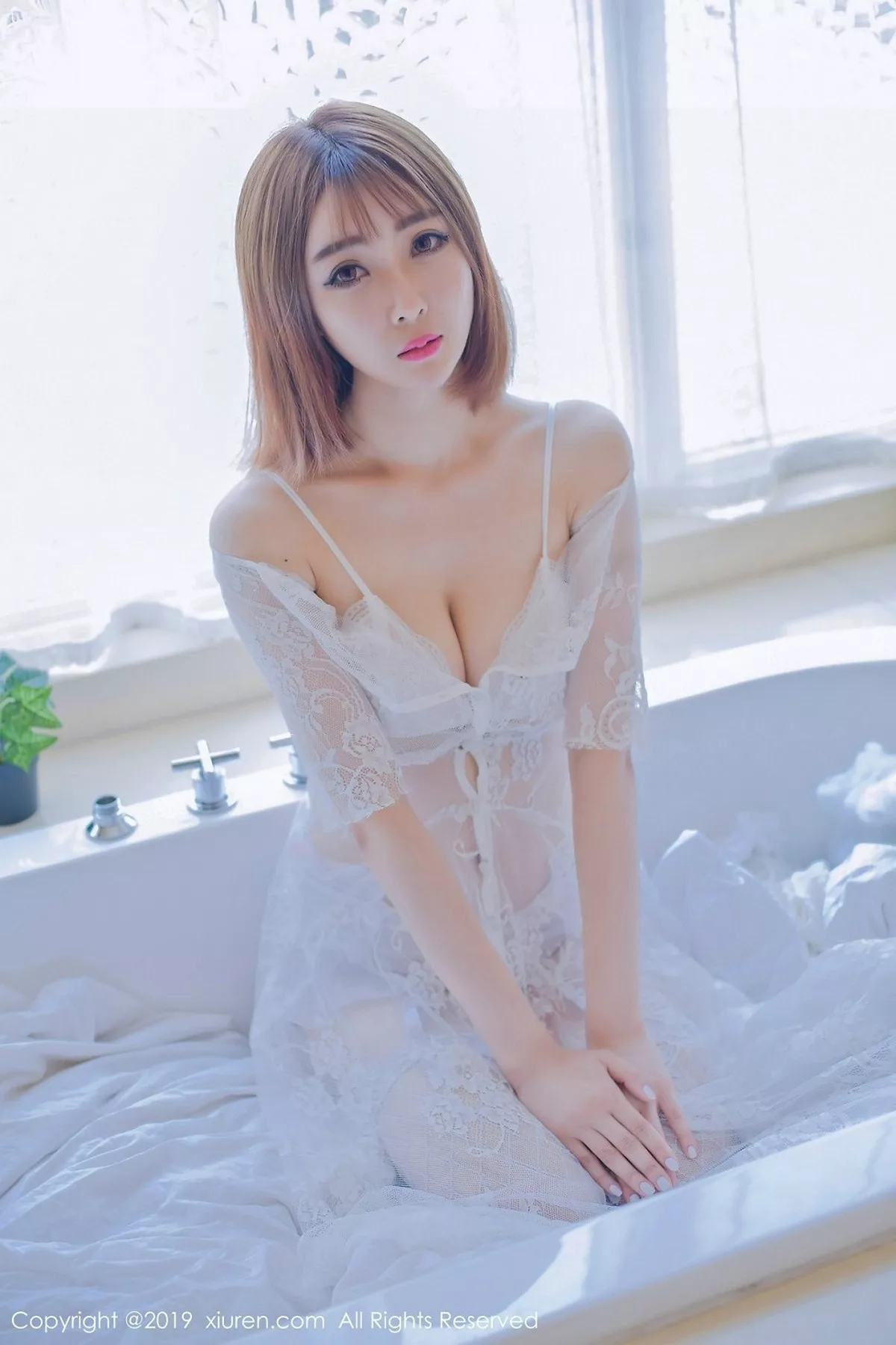 秀人集.com_[XiuRen秀人网]No.1406_嫩模凌萍儿私房白色蕾丝内衣配吊带白丝渔网完美诱惑写真47P