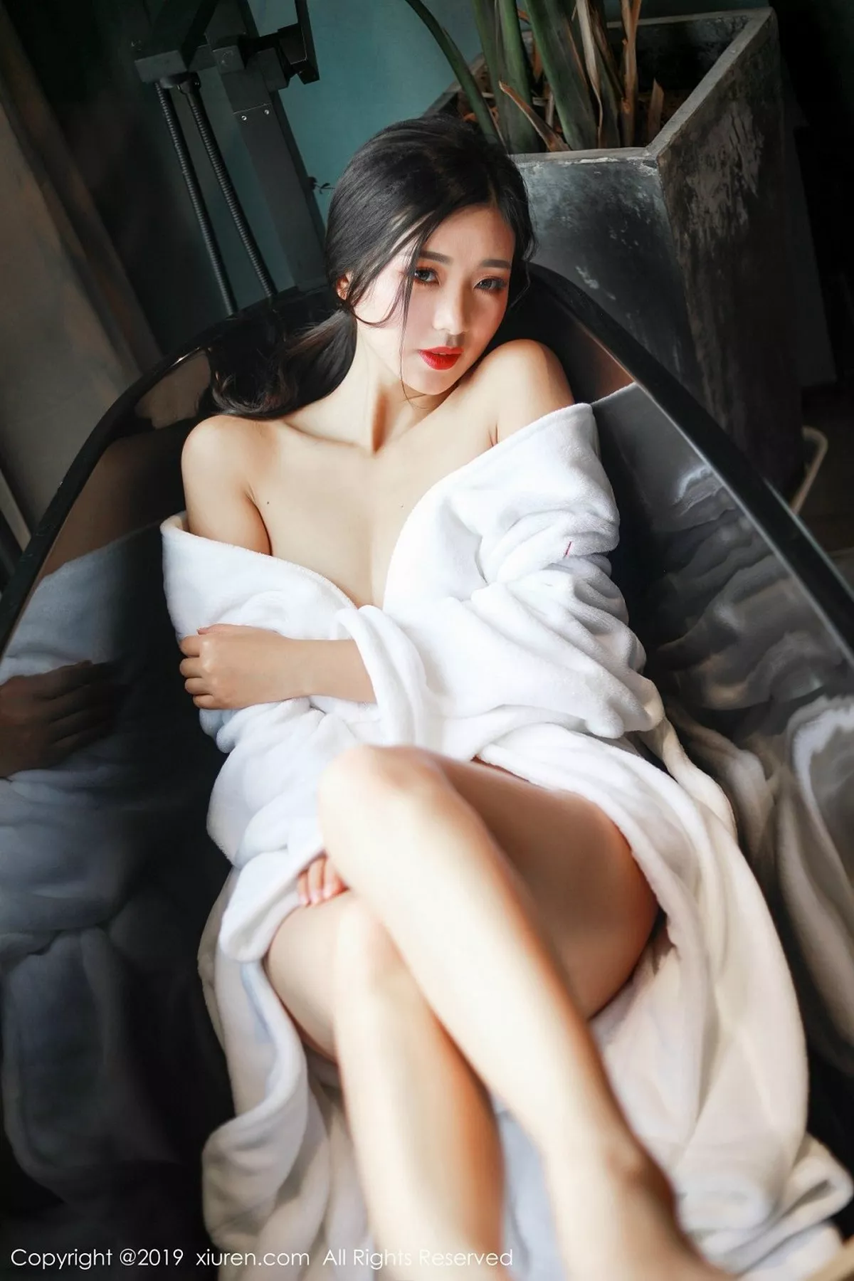 秀人集.com_[XiuRen秀人网]No.1382_嫩模宋-KiKi私房黑色高叉连体内衣半脱露豪乳喷血诱惑写真48P