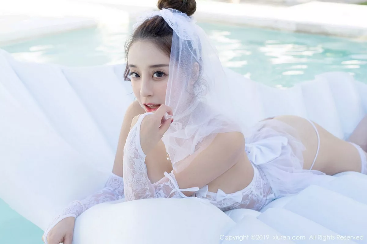 秀人集.com_[XiuRen秀人网]No.1428_嫩模筱慧cindy户外性感纯白婚纱+极致魅惑黑丝撩人诱惑写真45P
