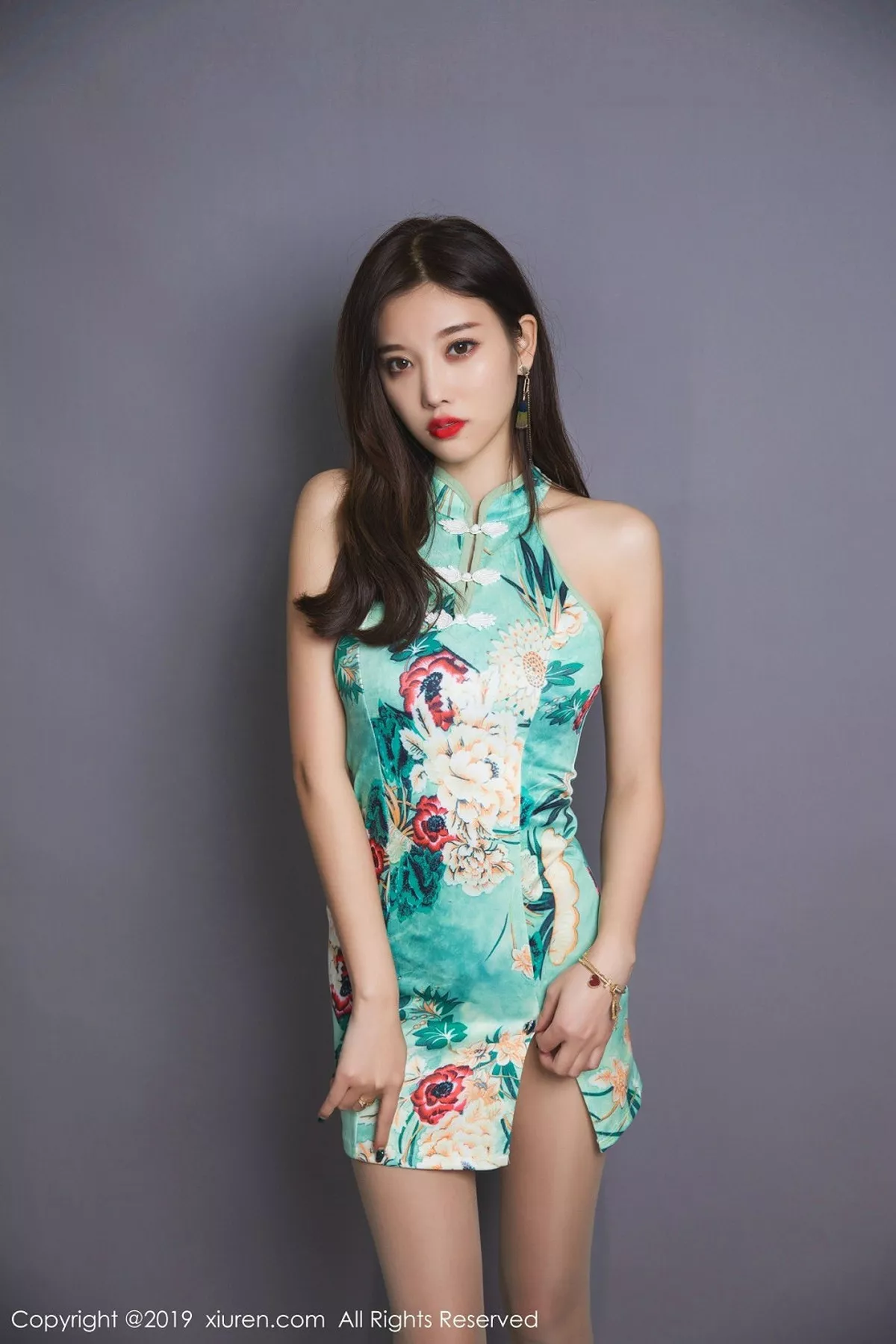 秀人集.com_[XiuRen秀人网]No.1436_女神杨晨晨sugar花色旗袍配肉丝裤袜撩人姿势惹火诱惑写真54P