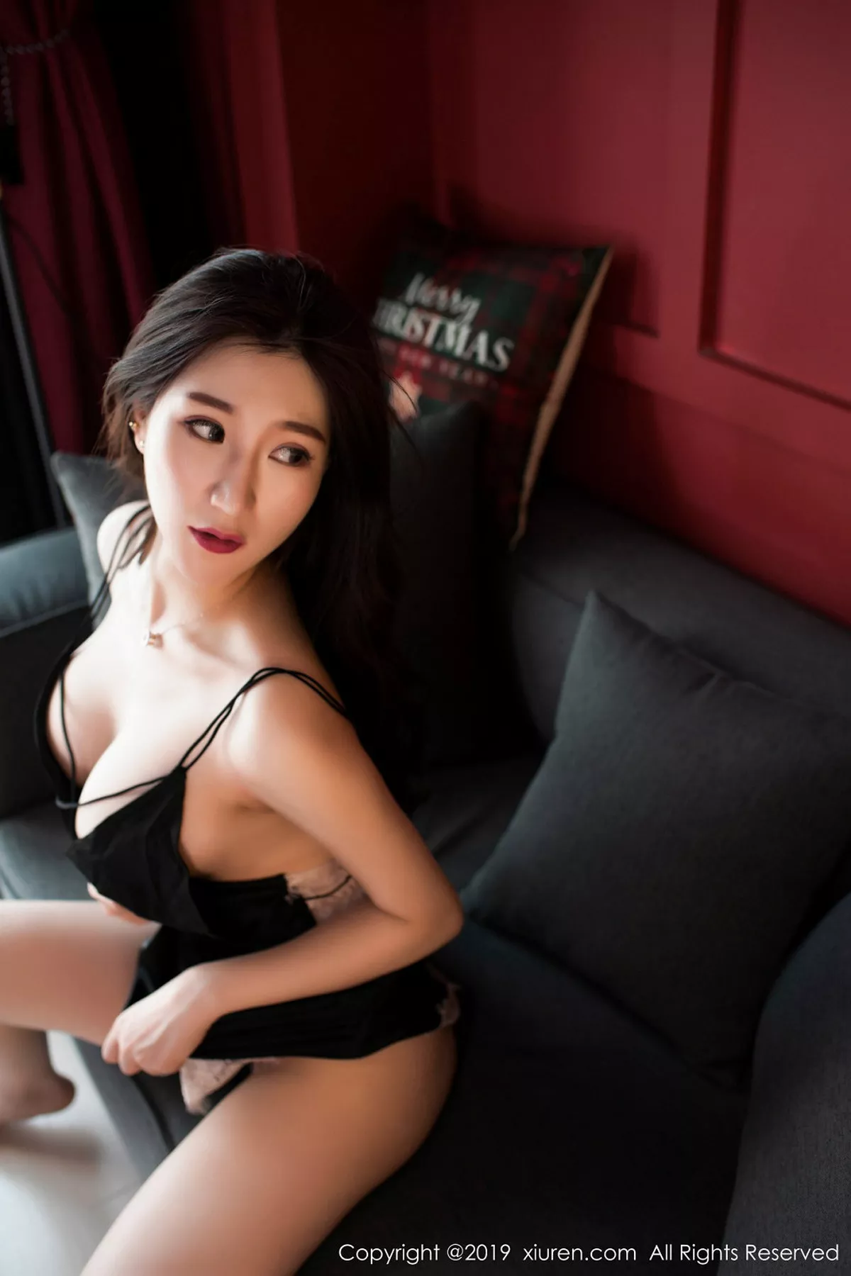 秀人集.com_[XiuRen秀人网]No.1484_嫩模乔巧私房黑色低胸吊带内衣+蕾丝睡衣露豪乳完美诱惑写真45P