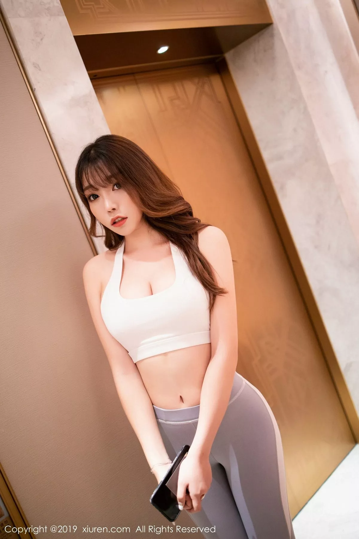 秀人集.com_[XiuRen秀人网]No.1569_女神芝芝Booty宾馆里紧身运动服秀浑圆美臀完美诱惑写真66P