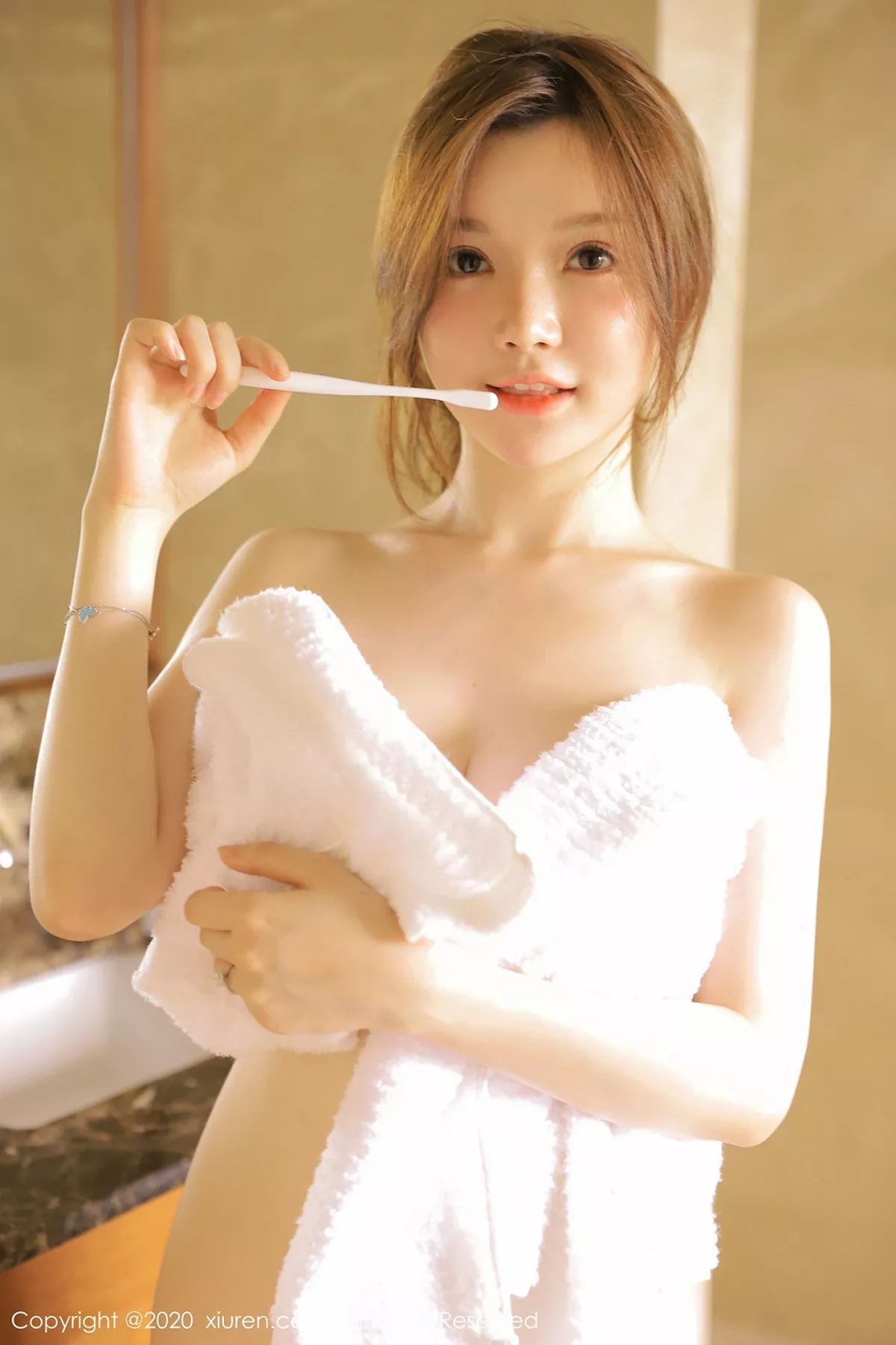 秀人集.com_[XiuRen秀人网]No.1995_女神糯美子Mini居家女友主题浴缸里真空浴巾裹身撩人诱惑写真43P