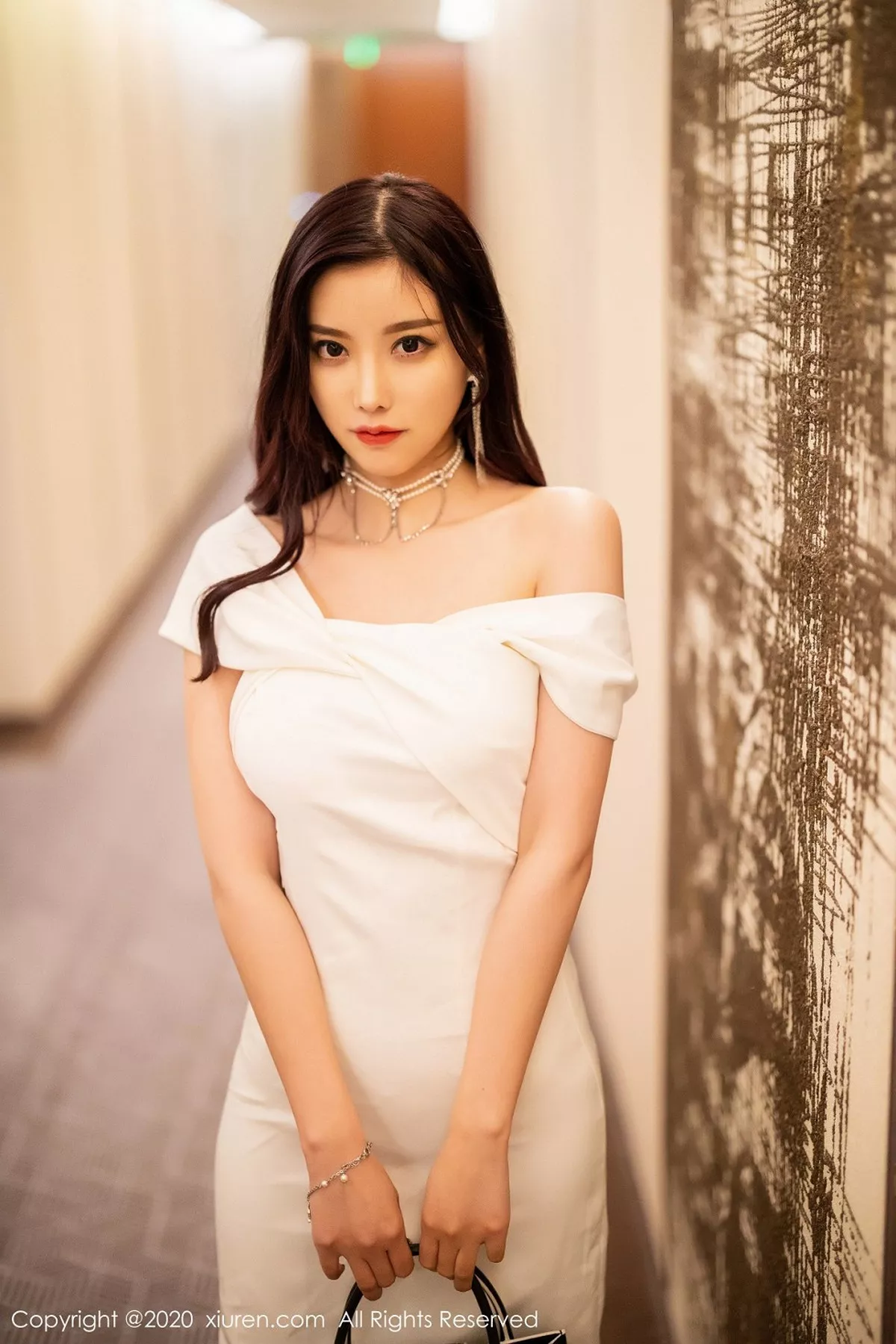 秀人集.com_[XiuRen秀人网]No.2005_女神杨晨晨sugar私房床上性感内衣配超薄肉丝半脱诱惑写真110P