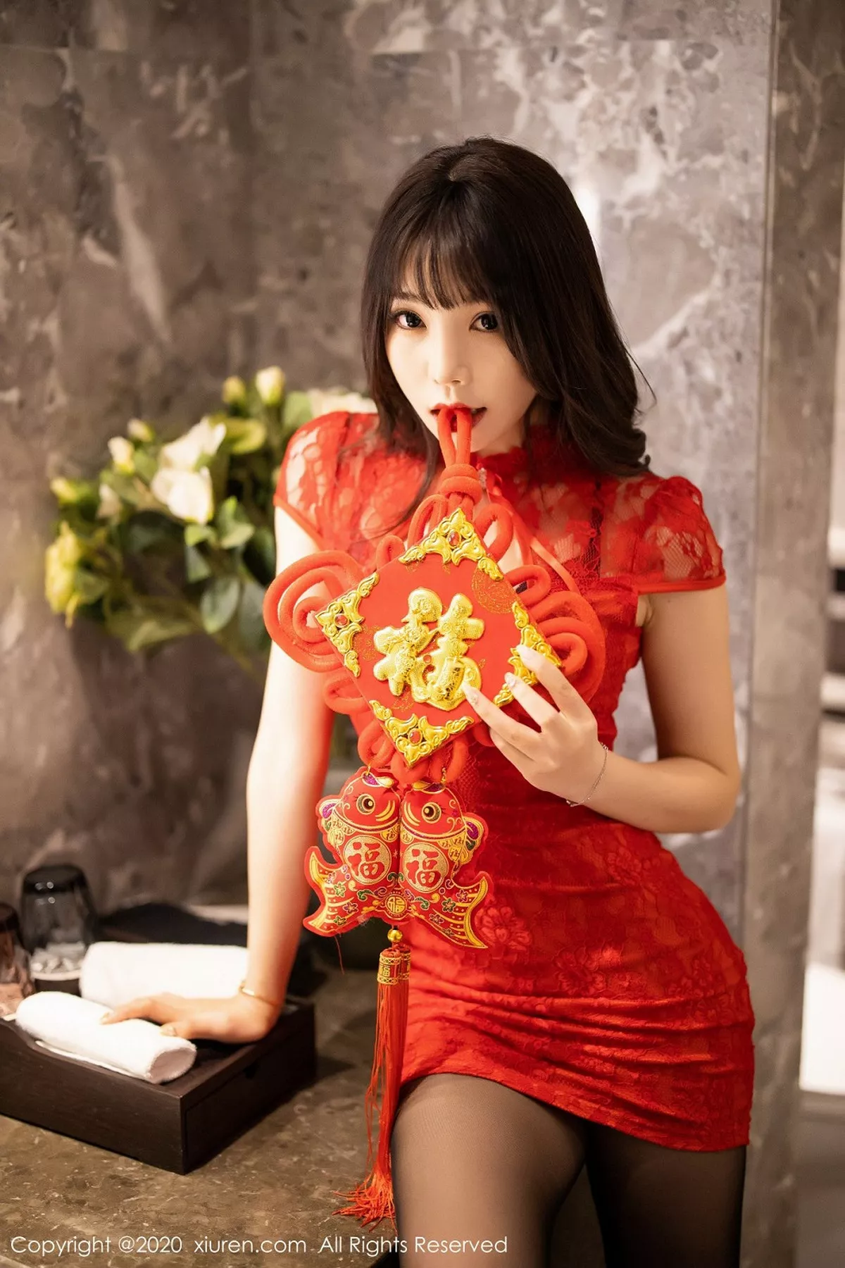 秀人集.com_[XiuRen秀人网]No.2019_女神芝芝Booty私房浴室里性感红色内衣配超薄黑丝诱惑写真71P