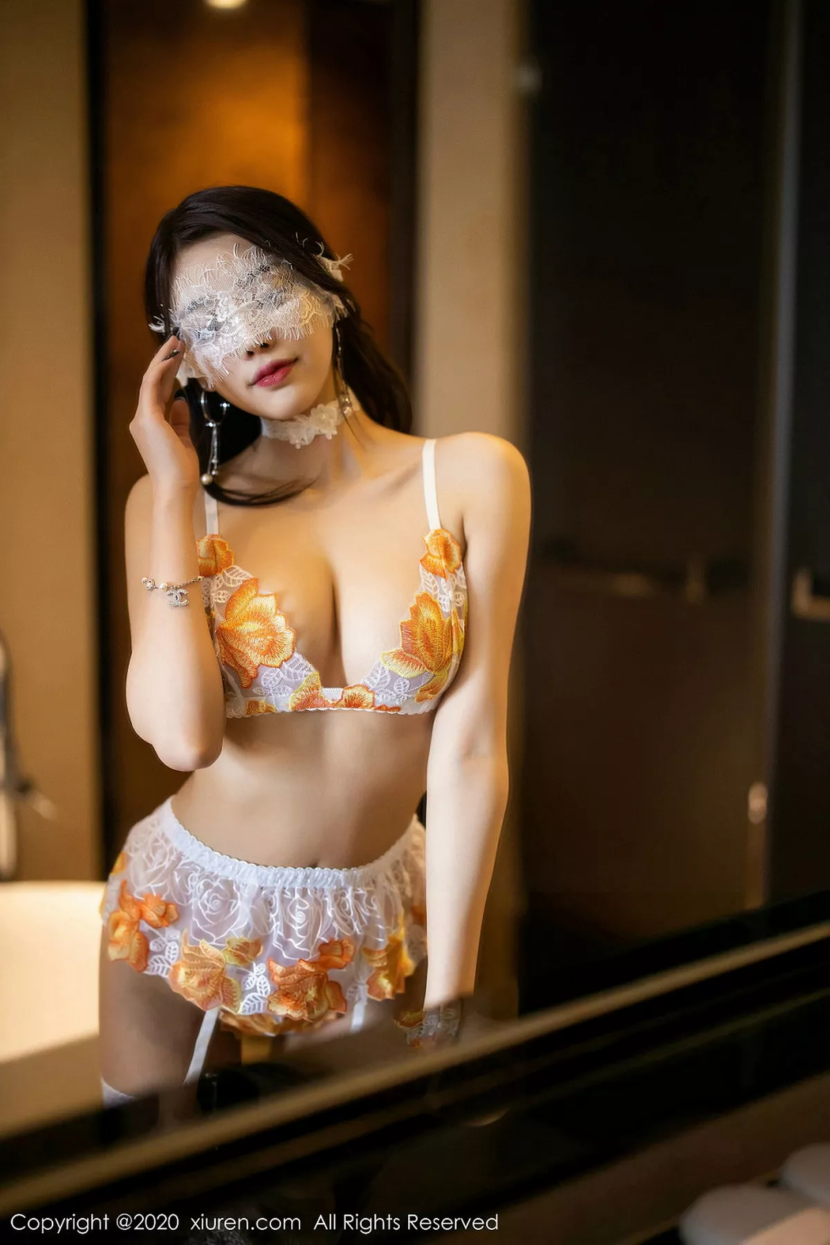 秀人集.com_[XiuRen秀人网]No.1989_女神杨晨晨sugar私房蒙面主题情趣内衣秀火辣身材撩人诱惑写真82P