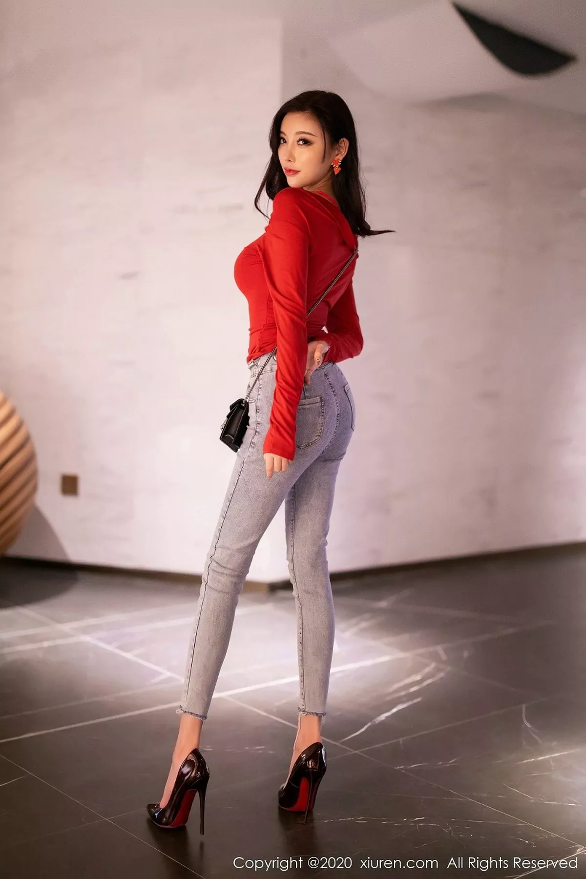 秀人集.com_[XiuRen秀人网]No.2200_女神杨晨晨sugar私房红色内衣配黑丝裤袜秀翘臀美腿诱惑写真88P
