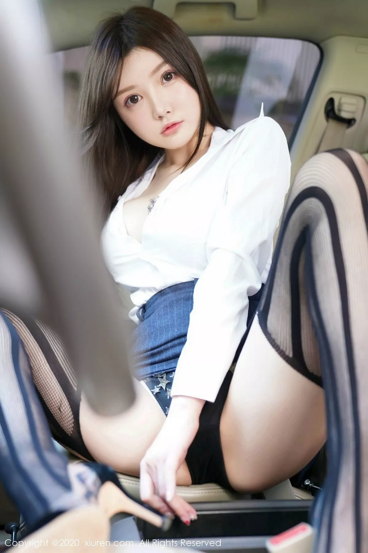 秀人集.com_[XiuRen秀人网]No.2209_嫩模糯美子Mini三亚旅拍性感秘书车拍主题傲人豪乳诱惑写真108P