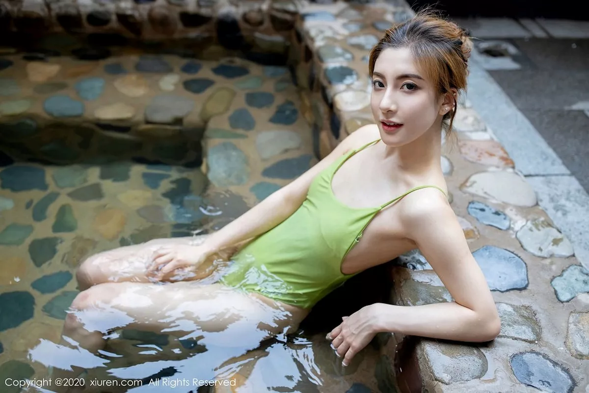 秀人集.com_[XiuRen秀人网]No.2207_嫩模林文文yooki室外温泉里性感连体比基尼秀完美身材写真56P