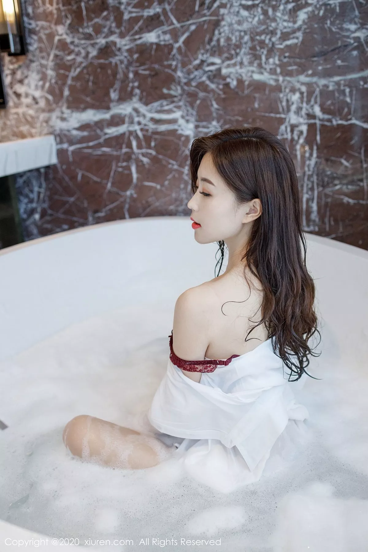 秀人集.com_[XiuRen秀人网]No.2249_嫩模杨紫嫣Cynthia私房浴室里猩红内衣吊带袜湿身诱惑写真60P