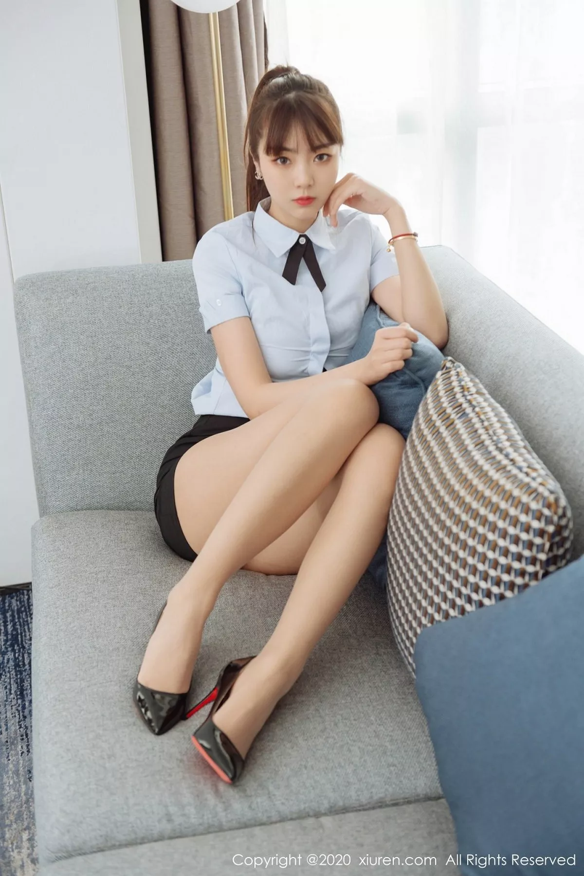 秀人集.com_[XiuRen秀人网]No.2280_嫩模可乐Vicky私房黑短裙制服下无内肉丝裤袜秀美腿诱惑写真60P