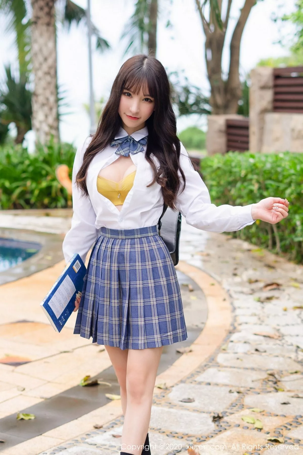 秀人集.com_[XiuRen秀人网]No.2290_女神周于希Sandy三亚旅拍清纯学生制服半脱露性感内衣诱惑写真68P