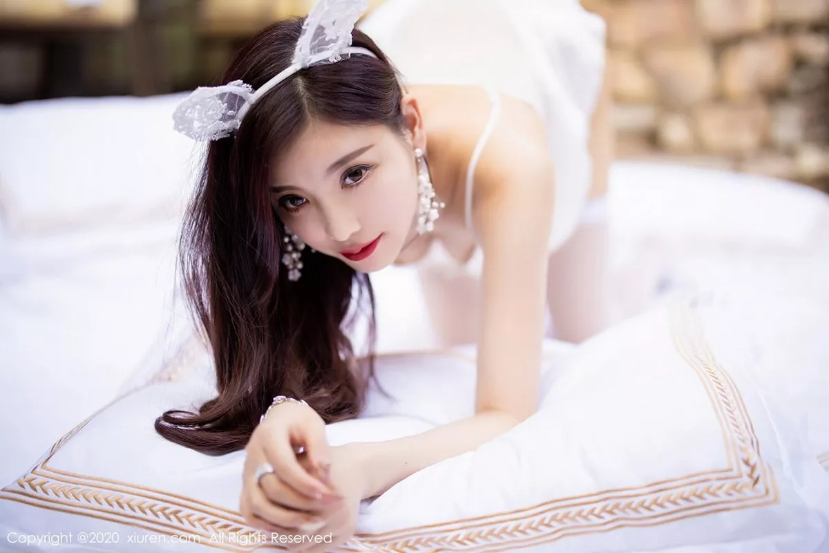 秀人集.com_[XiuRen秀人网]No.2301_女神杨晨晨sugar私房精致镂空吊裙主题极致丝袜配丁字裤诱惑写真72P