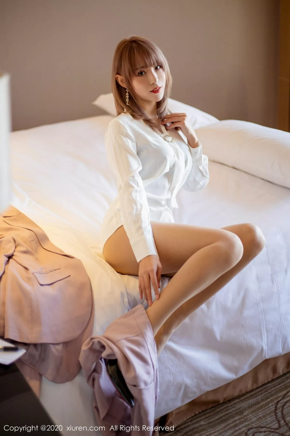 秀人集.com_[XiuRen秀人网]No.2304_嫩模周慕汐fairy私房床上全裸上身无内肉丝裤袜惹火诱惑写真51P