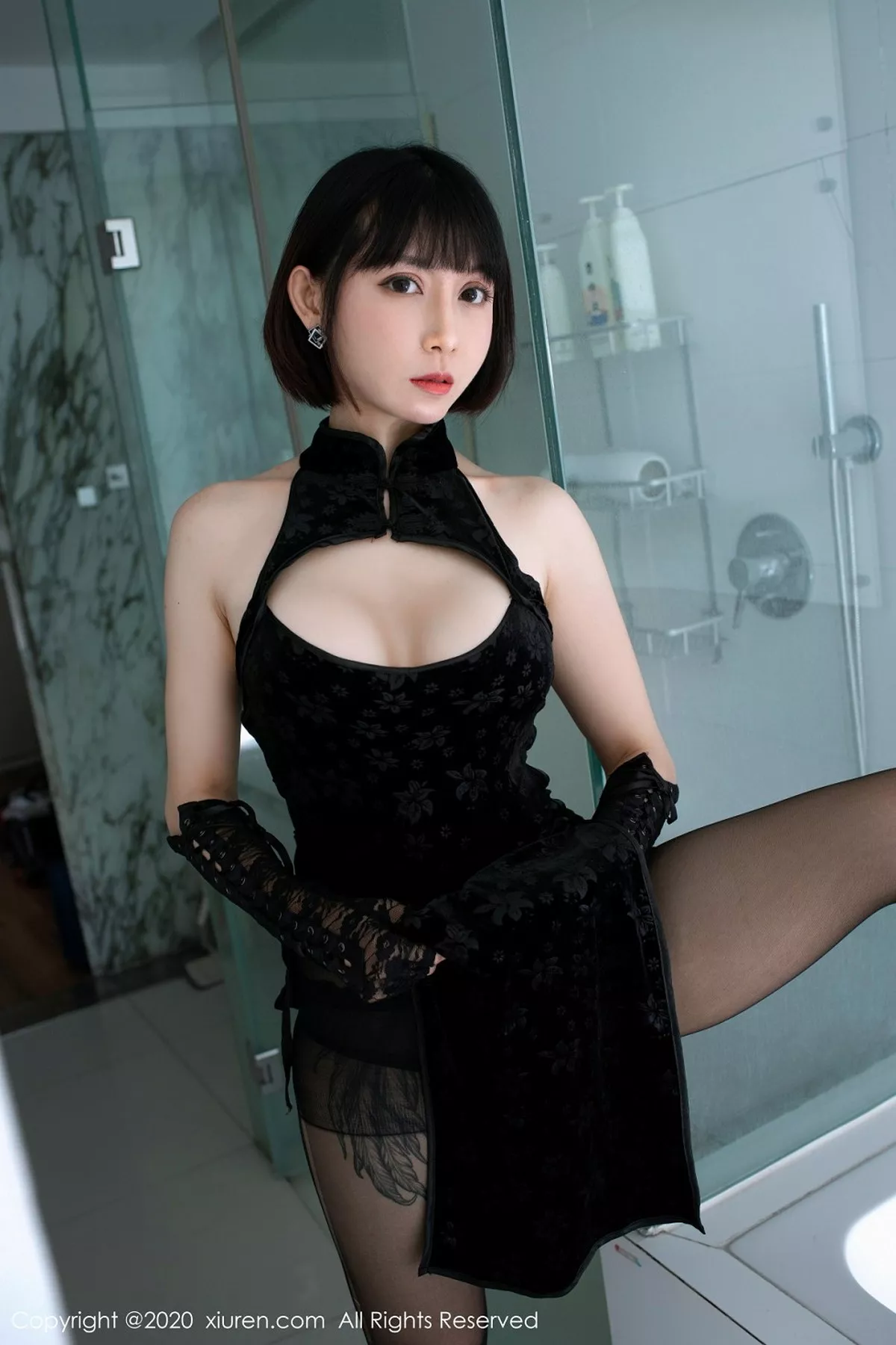 秀人集.com_[XiuRen秀人网]No.2318_大美妞安妮斯朵拉Ann黑丝裤袜+粉色低胸裙秀完美身材诱惑写真64P