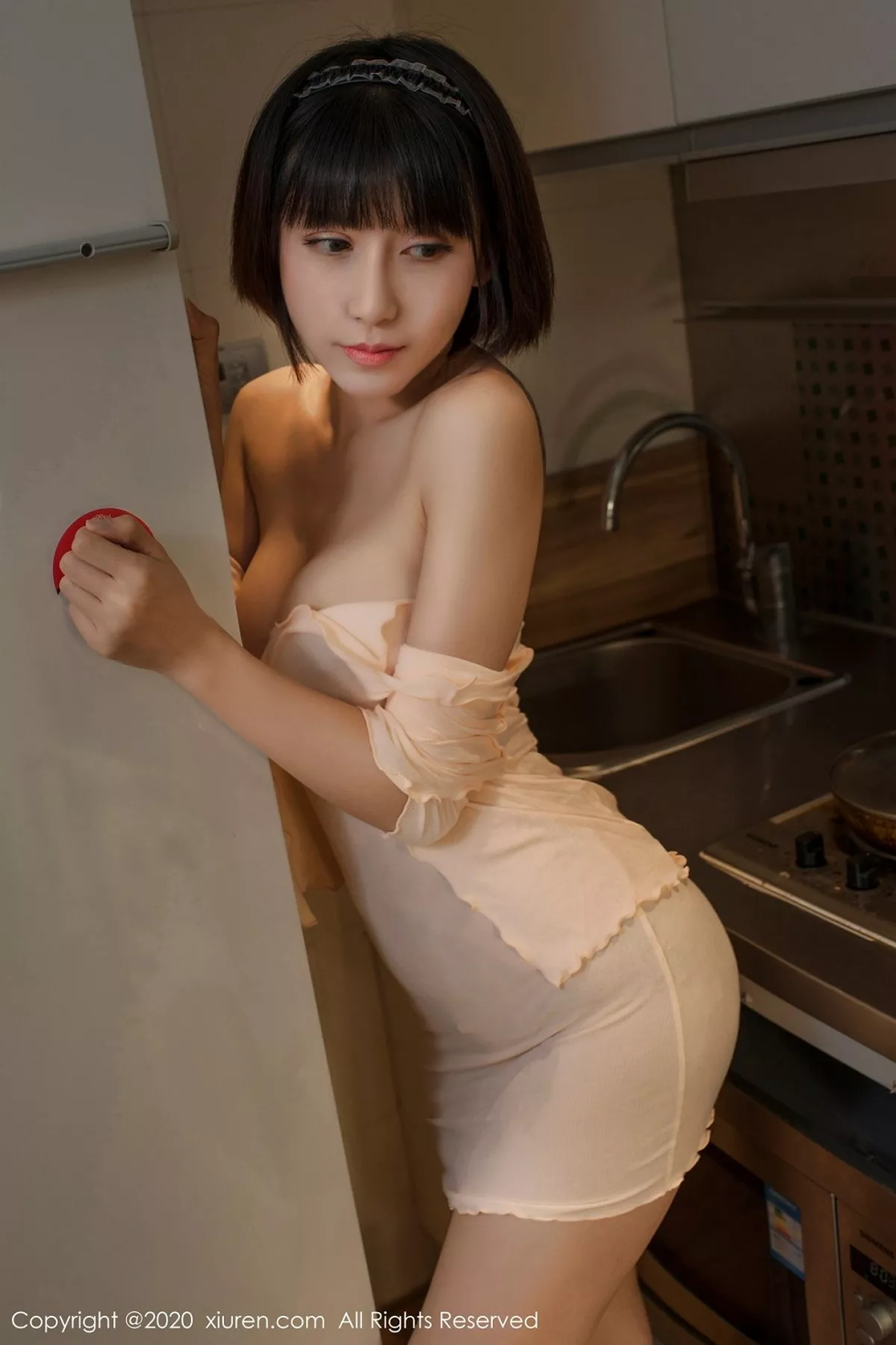 秀人集.com_[XiuRen秀人网]No.2318_大美妞安妮斯朵拉Ann黑丝裤袜+粉色低胸裙秀完美身材诱惑写真64P