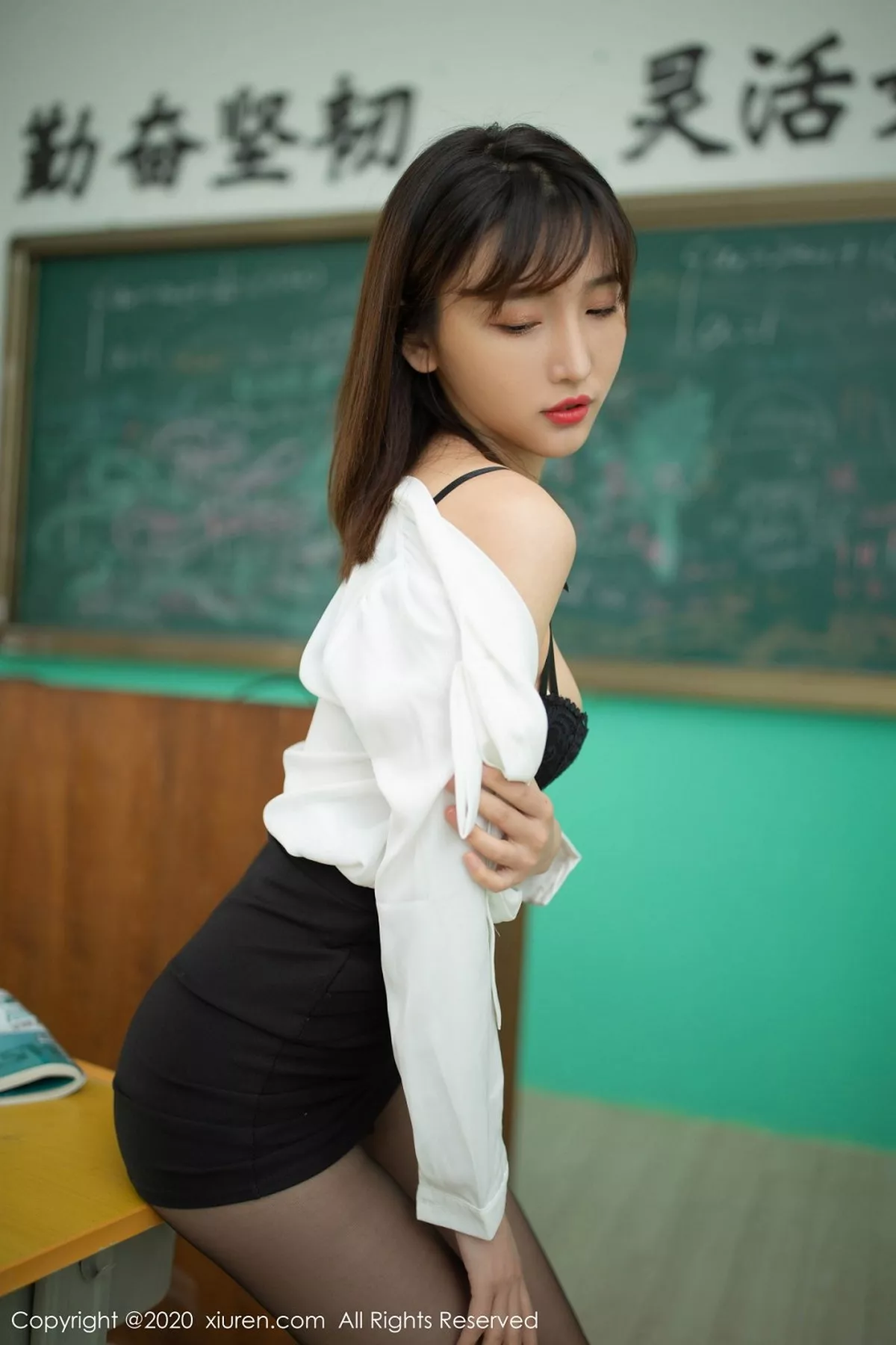 秀人集.com_[XiuRen秀人网]No.2343_嫩模陆萱萱乌镇+太湖旅拍课堂老师主题无内黑丝裤袜极致魅惑写真72P