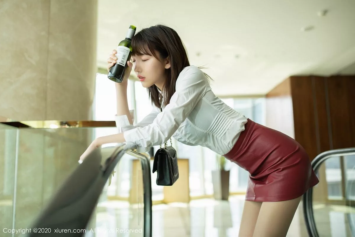 秀人集.com_[XiuRen秀人网]No.2393_嫩模陆萱萱乌镇+太湖旅拍剧情酒后女孩主题无内肉丝裤袜诱惑写真73P