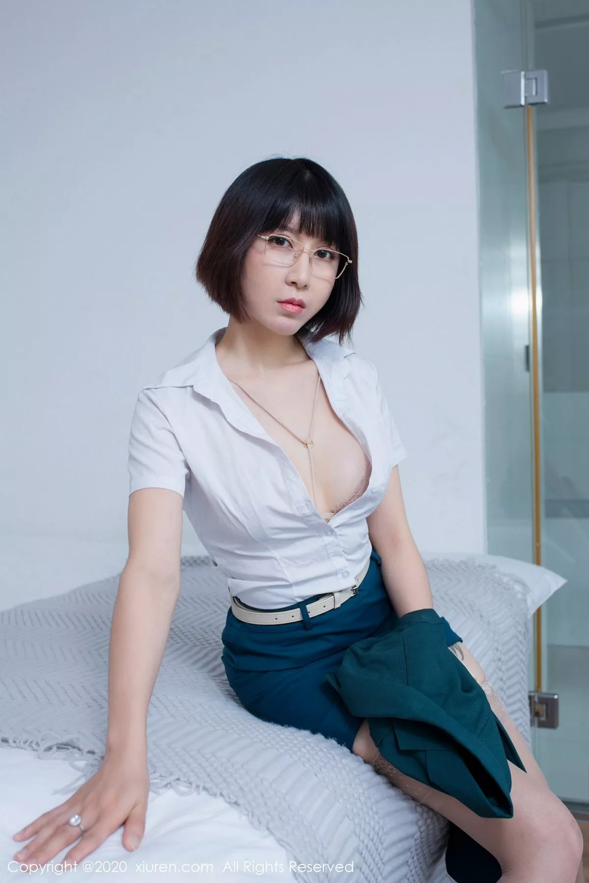 秀人集.com_[XiuRen秀人网]No.2390_大美妞安妮斯朵拉_Ann私房蕾丝内衣+黑色漆皮宠物猫撩人诱惑写真60P